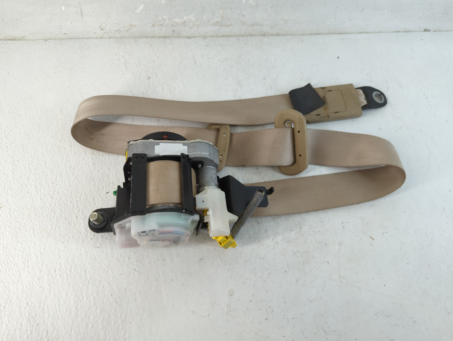 2002-2006 Honda Cr-v Passenger Front Seatbelt Retractor - Oemusedautoparts1.com