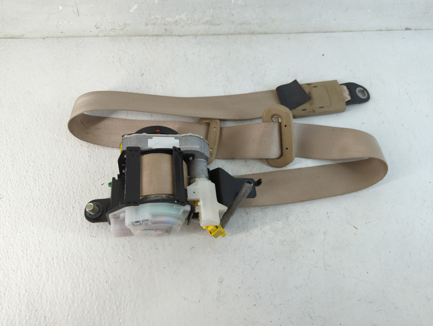 2002-2006 Honda Cr-v Passenger Front Seatbelt Retractor - Oemusedautoparts1.com