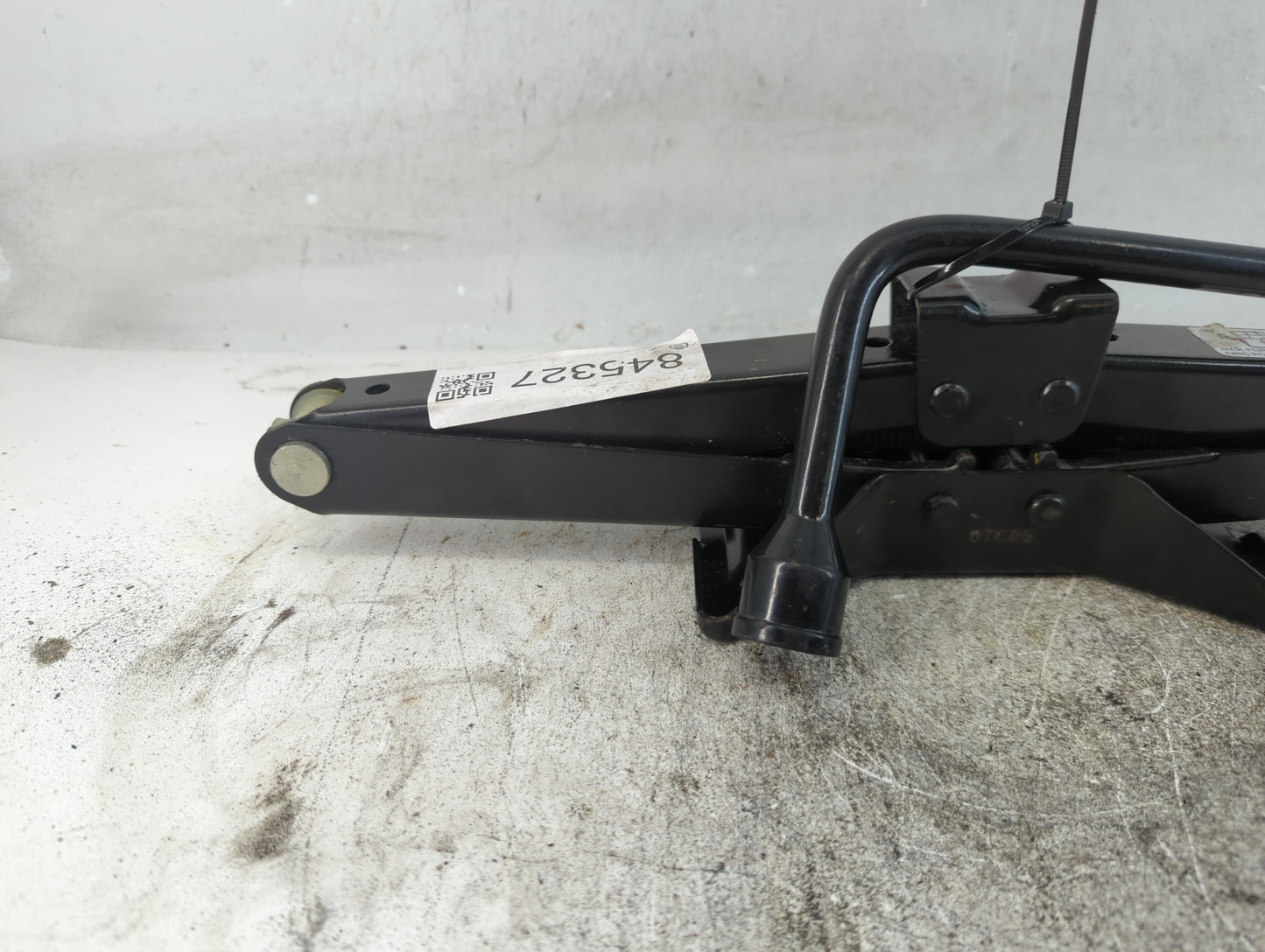 2005 Honda Cr-v Spare Scissor Car Jack - Oemusedautoparts1.com