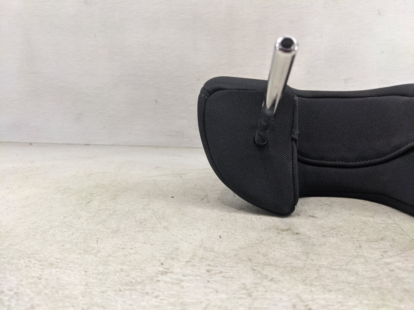 2005 Honda Crv Headrest Head Rest Front Driver Seat Black - Oemusedautoparts1.com