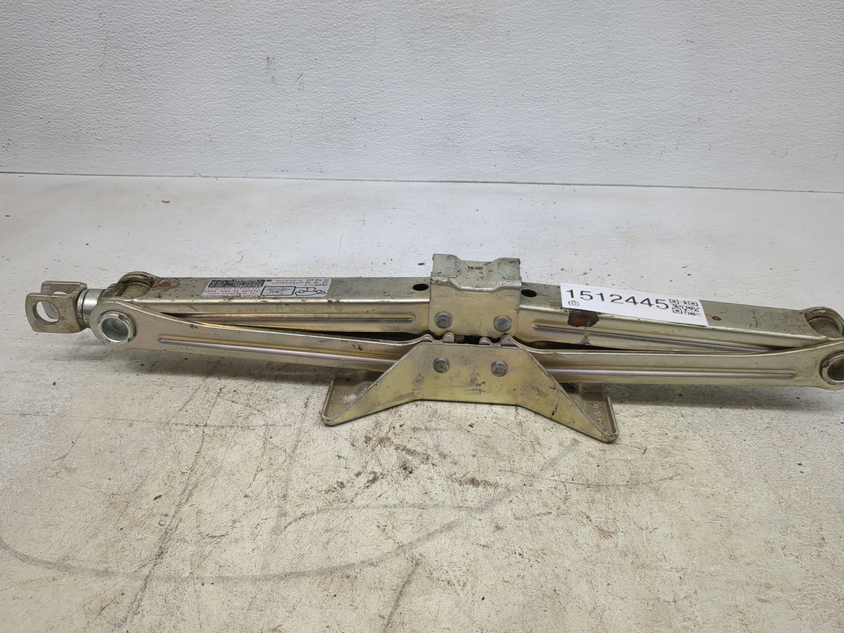 2005 Honda Crv Spare Scissor Car Jack - Oemusedautoparts1.com