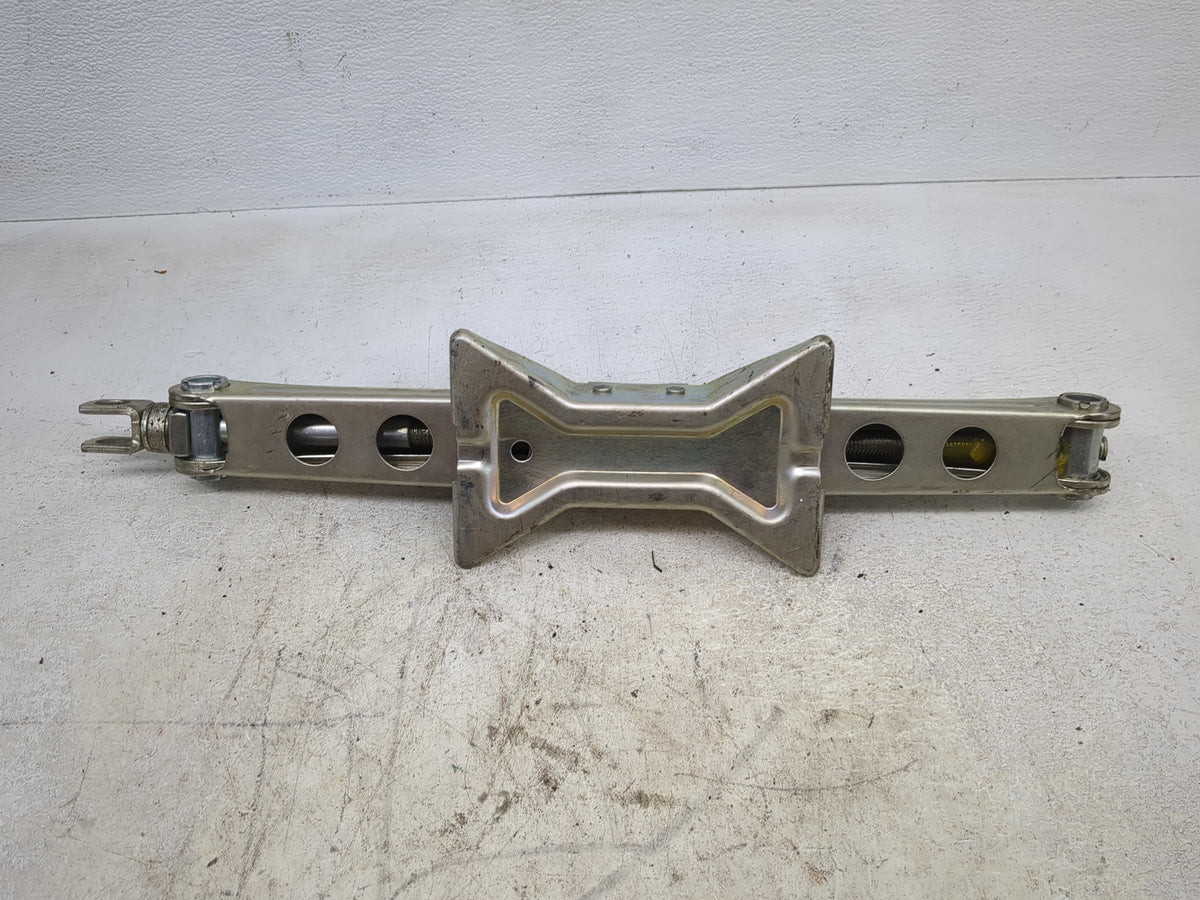 2005 Honda Crv Spare Scissor Car Jack - Oemusedautoparts1.com