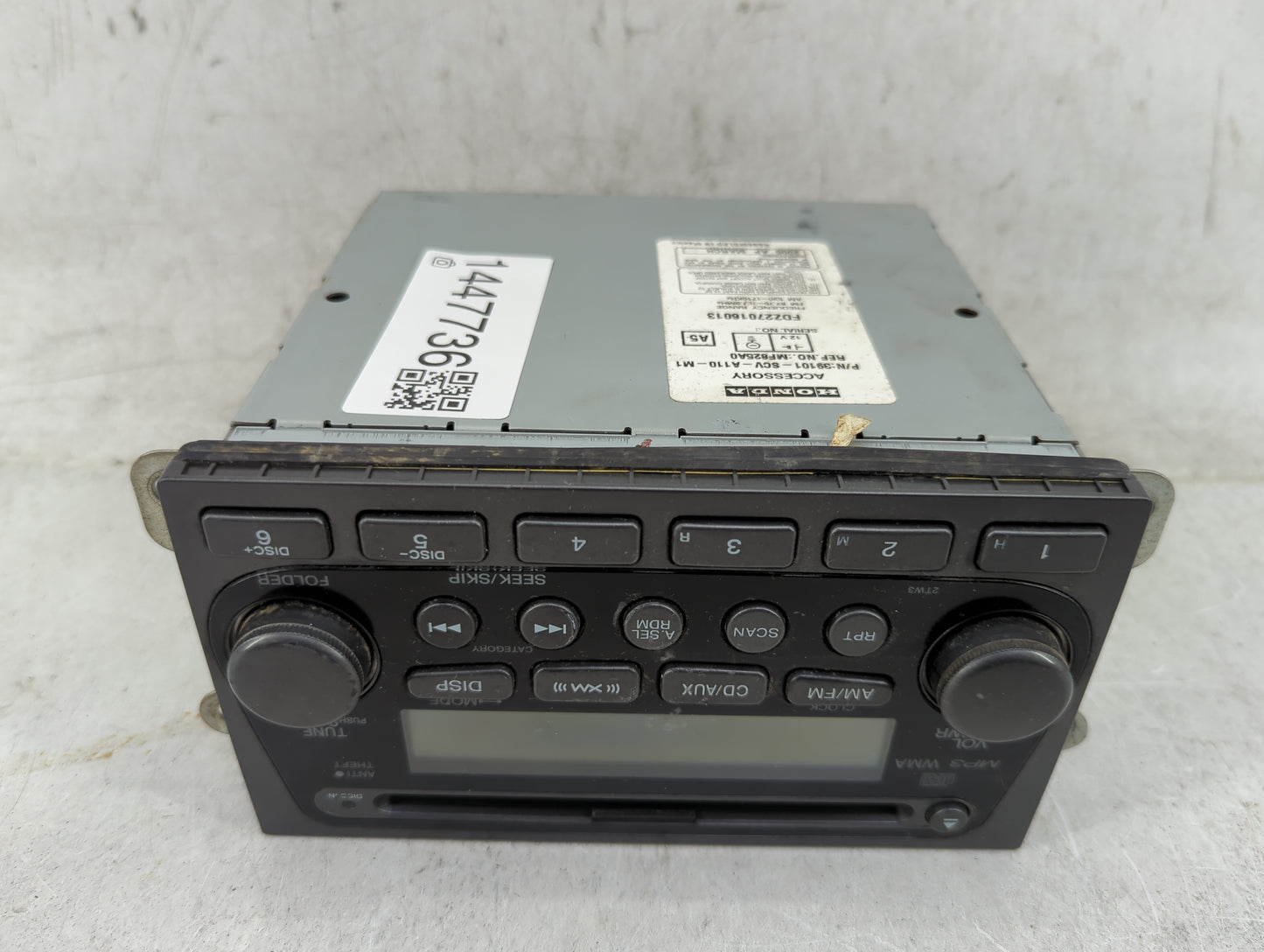 2003-2006 Honda Element Radio AM FM Cd Player Receiver Replacement P/N:39101-SCV-A110-M1 MF825A0 Fits OEM Used Auto Parts - 