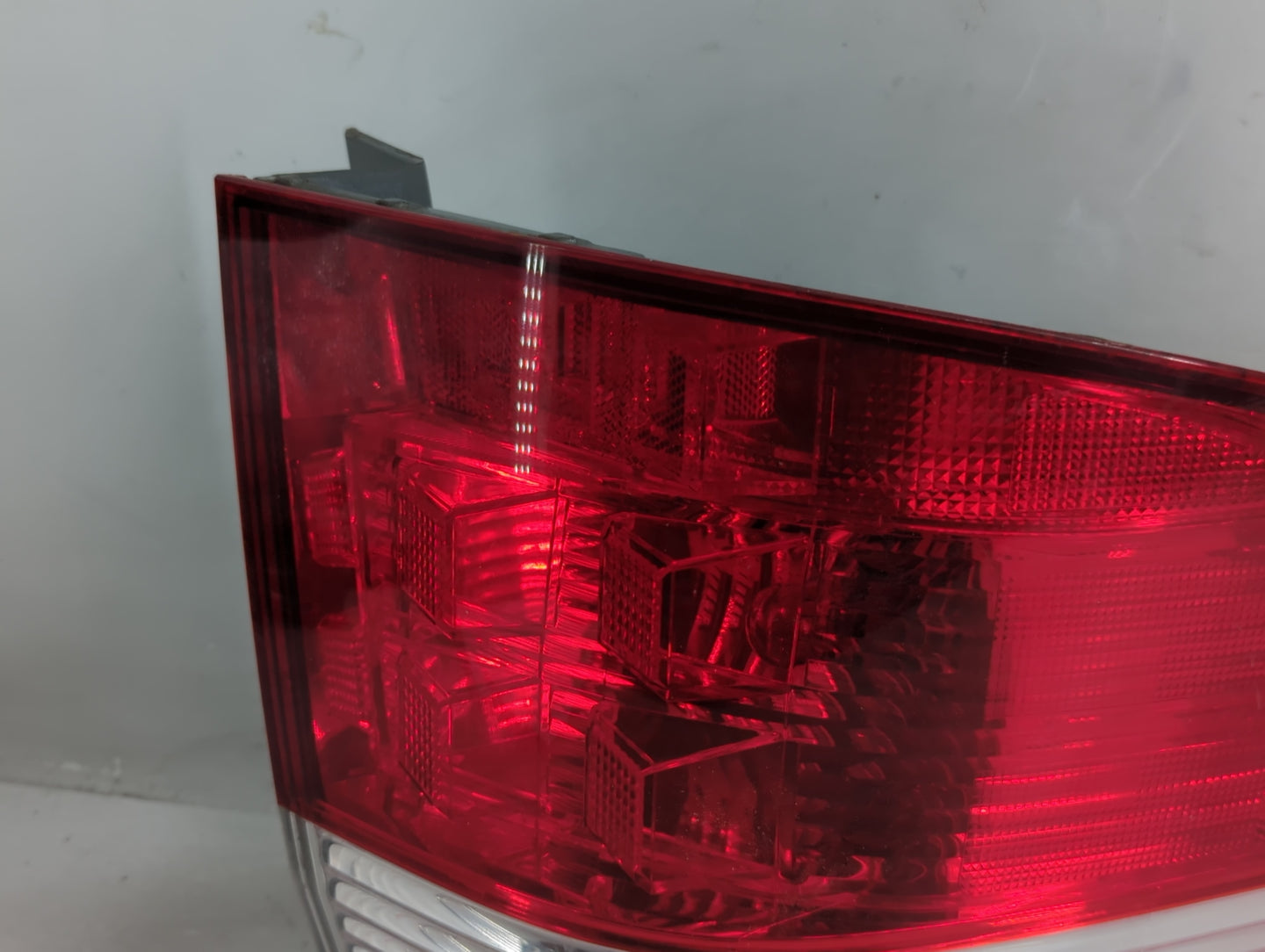 2005-2006 Honda Odyssey Tail Light Assembly Driver Left OEM Fits Fits 2005 2006 OEM Used Auto Parts - Oemusedautoparts1.com