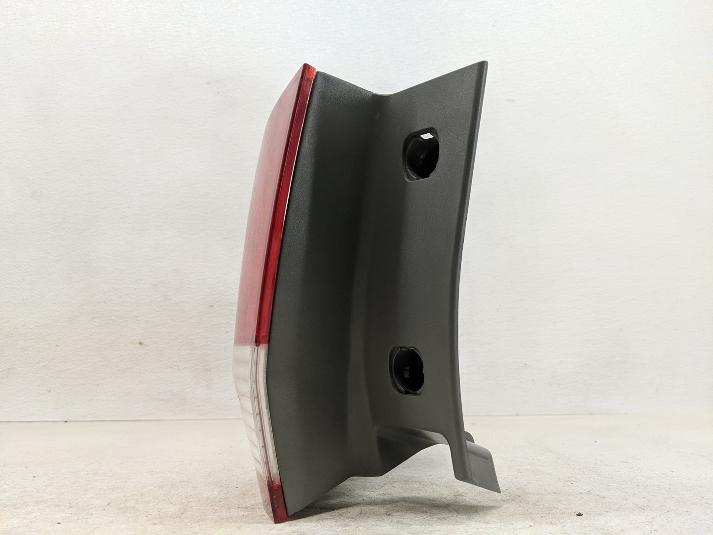 2005-2006 Honda Odyssey Tail Light Assembly Passenger Right OEM Fits Fits 2005 2006 OEM Used Auto Parts - Oemusedautoparts1.