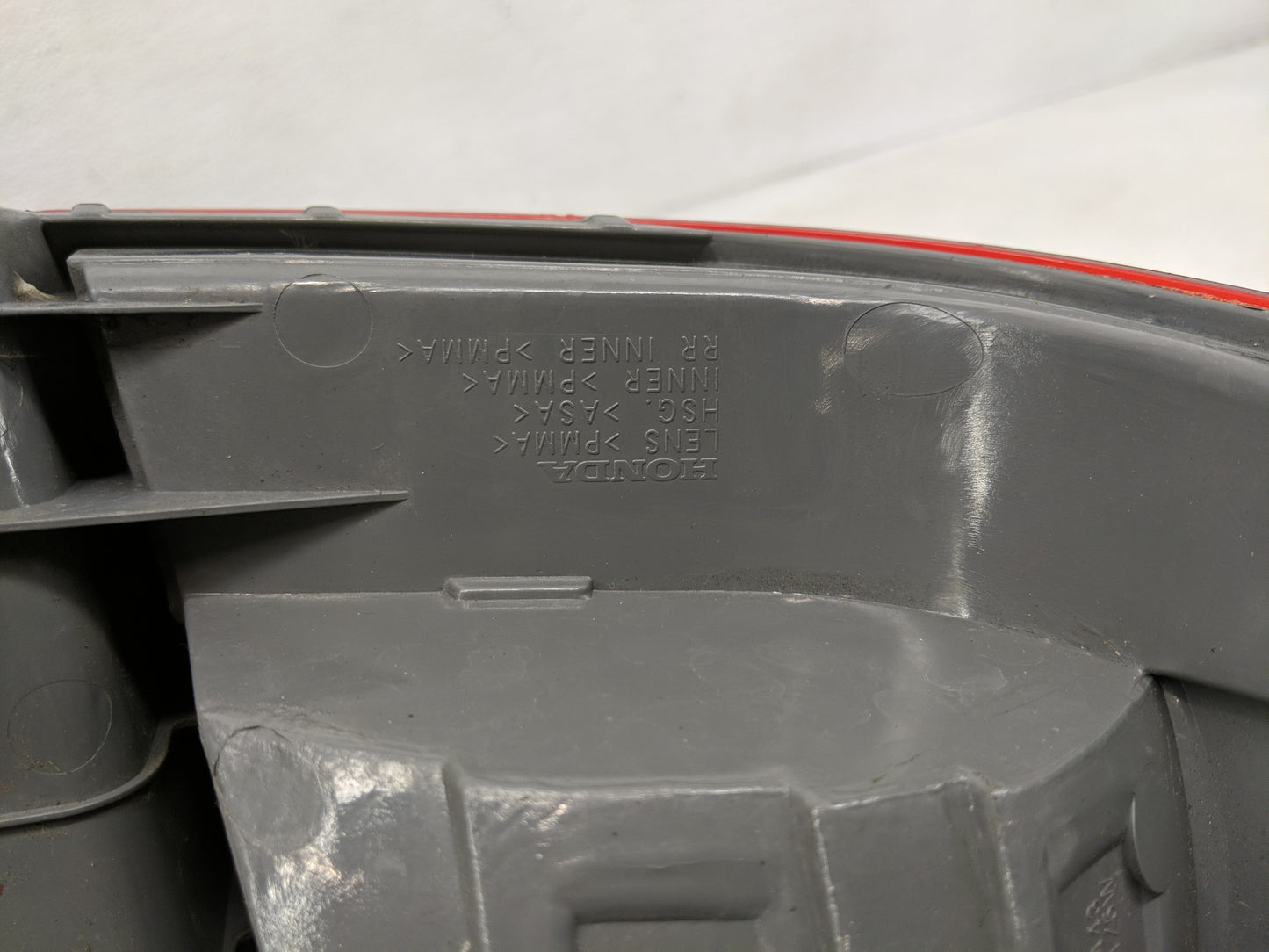 2005-2006 Honda Odyssey Tail Light Assembly Passenger Right OEM Fits Fits 2005 2006 OEM Used Auto Parts - Oemusedautoparts1.