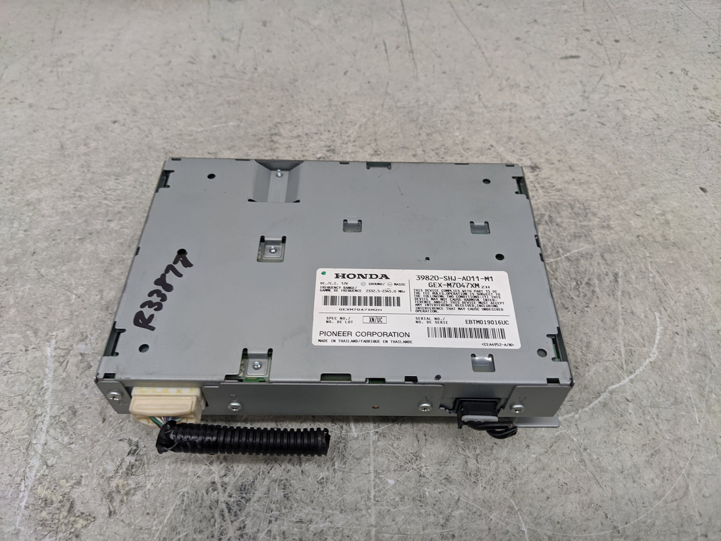 2005-2006 Honda Odyssey Radio AM FM Cd Player Receiver Replacement P/N:39820-SHJ-A011-M1 Fits Fits 2005 2006 OEM Used Auto P