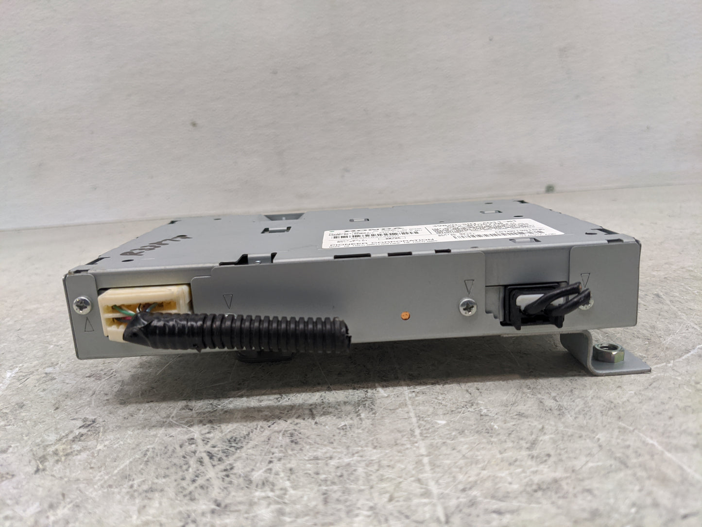 2005-2006 Honda Odyssey Radio AM FM Cd Player Receiver Replacement P/N:39820-SHJ-A011-M1 Fits Fits 2005 2006 OEM Used Auto P
