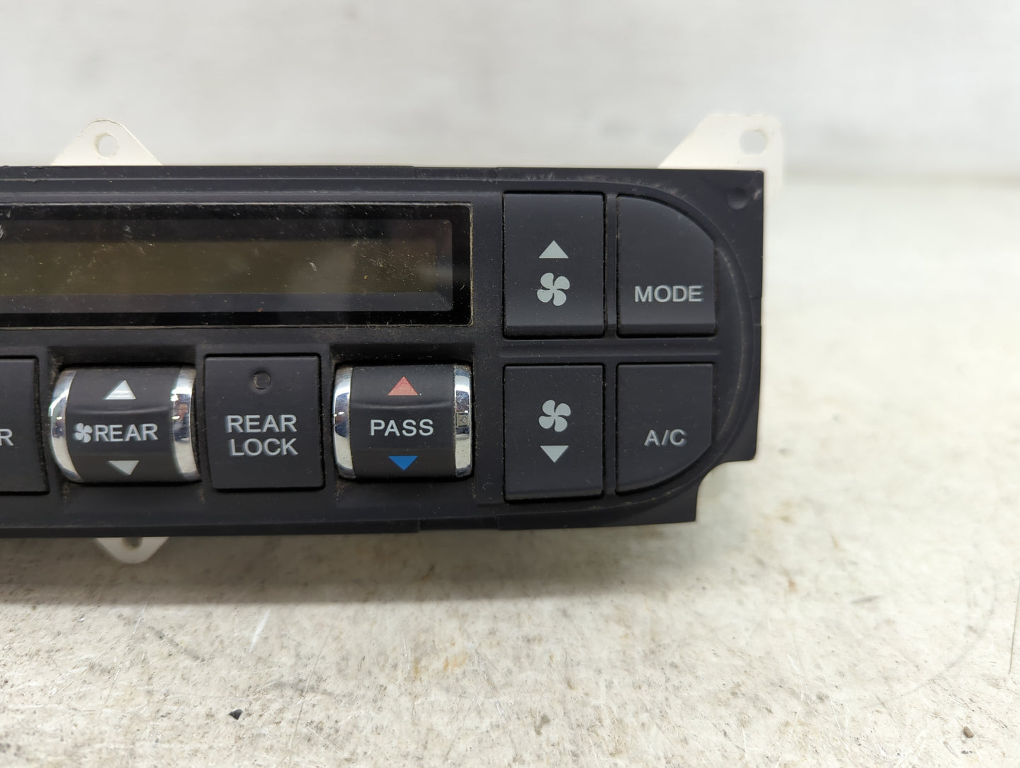 2005-2007 Honda Odyssey Climate Control Module Temperature AC/Heater Replacement P/N:SHJ-A010-A2 Fits Fits 2005 2006 2007 OE