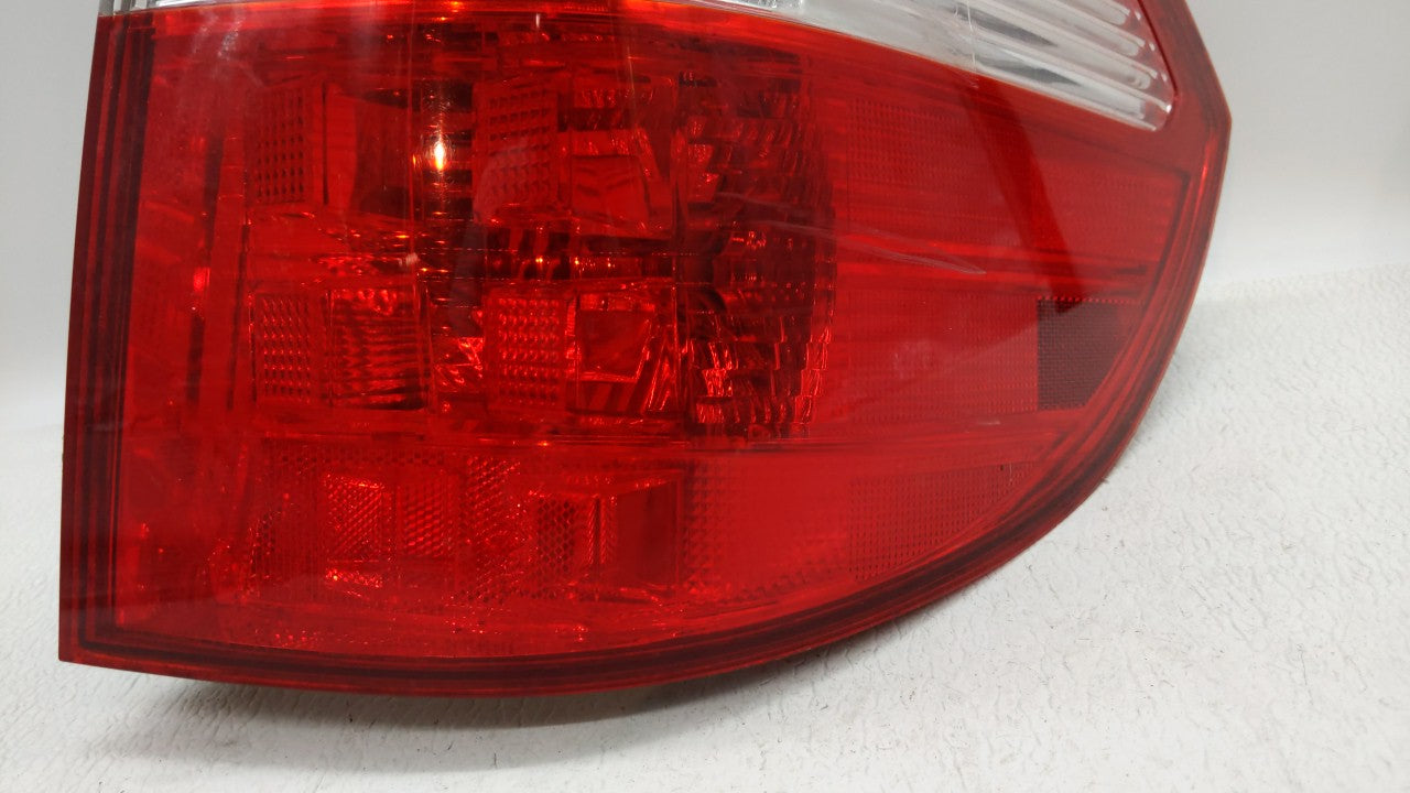 2005-2006 Honda Odyssey Tail Light Assembly Passenger Right OEM Fits Fits 2005 2006 OEM Used Auto Parts - Oemusedautoparts1.