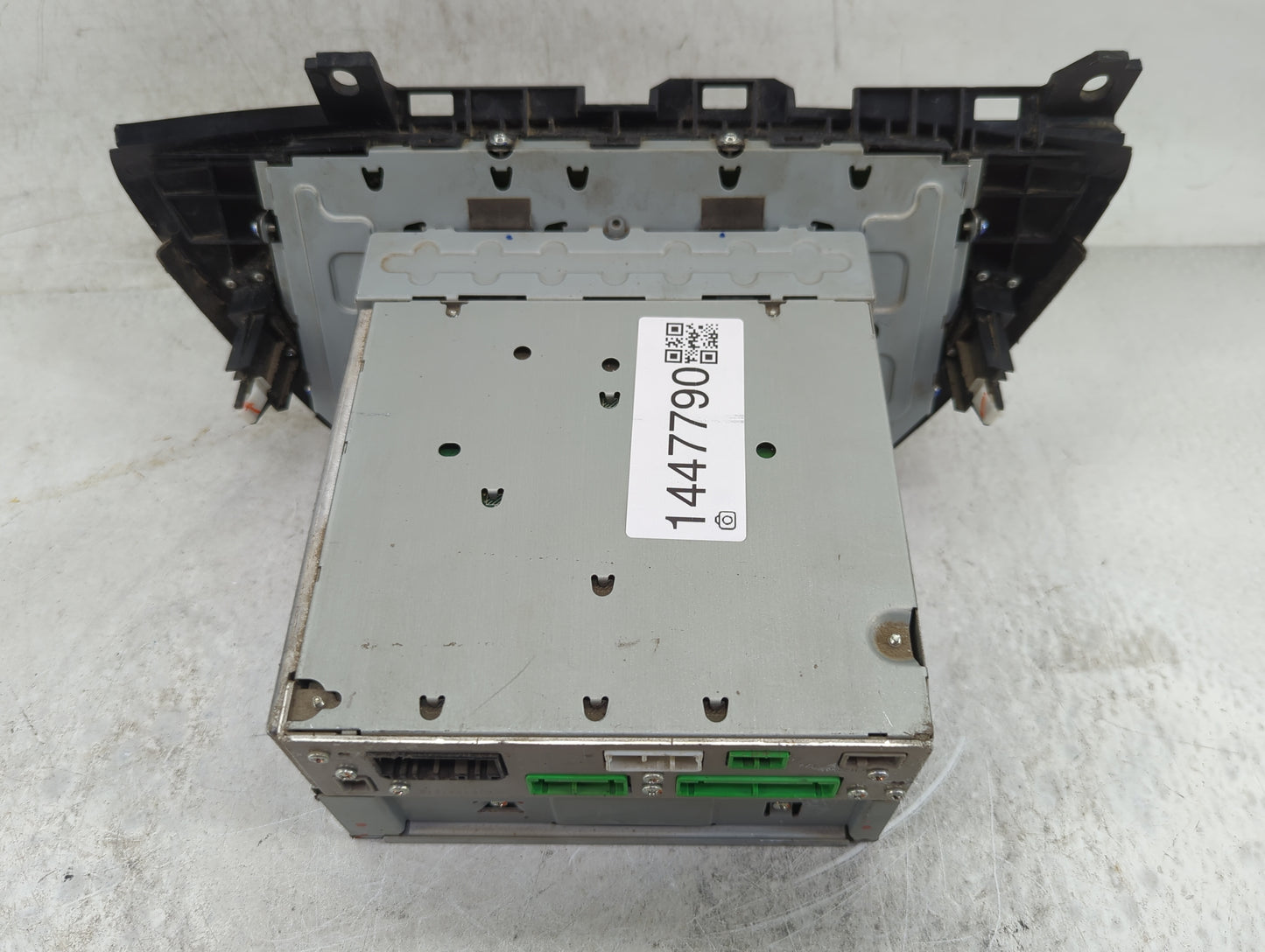 2005-2010 Honda Odyssey Radio AM FM Cd Player Receiver Replacement P/N:39100-SHJ-A300 CQ-EH8462Z Fits OEM Used Auto Parts - 