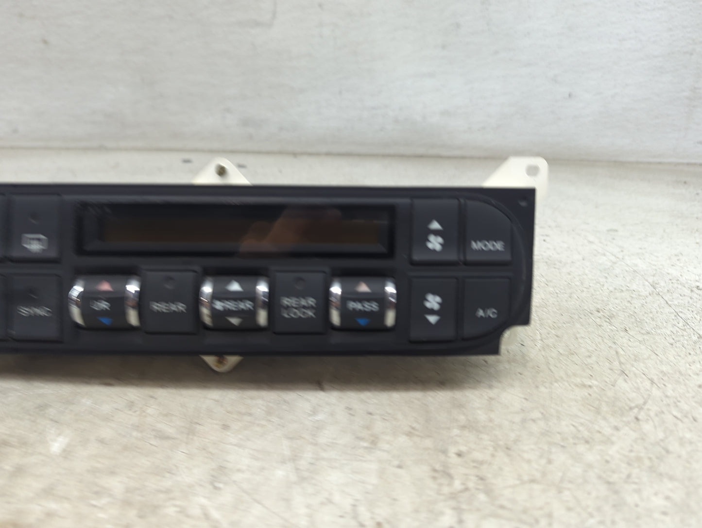 2005-2007 Honda Odyssey Climate Control Module Temperature AC/Heater Replacement P/N:79600-SHJ-A010 IRK221 Fits OEM Used Aut