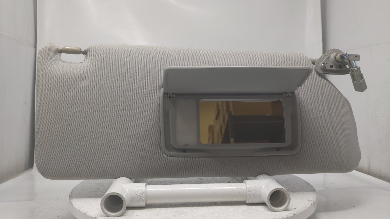 2005 Honda Odyssey Sun Visor Shade Replacement Passenger Right Mirror Fits OEM Used Auto Parts - Oemusedautoparts1.com