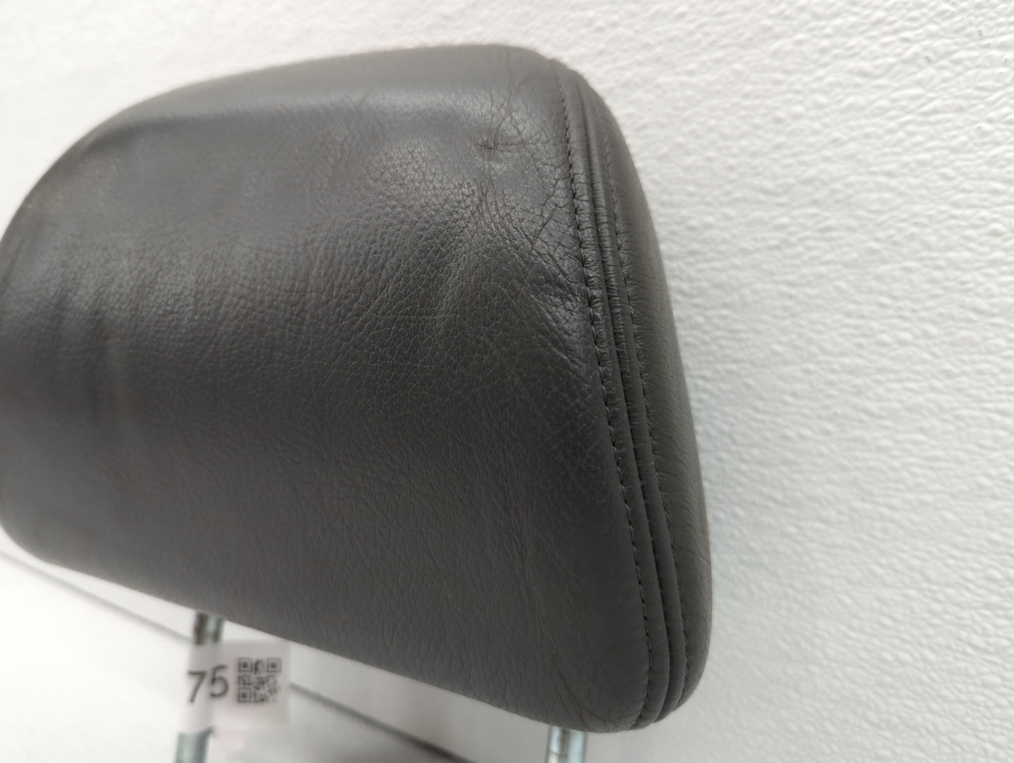 2005-2006 Honda Odyssey Headrest Head Rest Rear Seat Black - Oemusedautoparts1.com