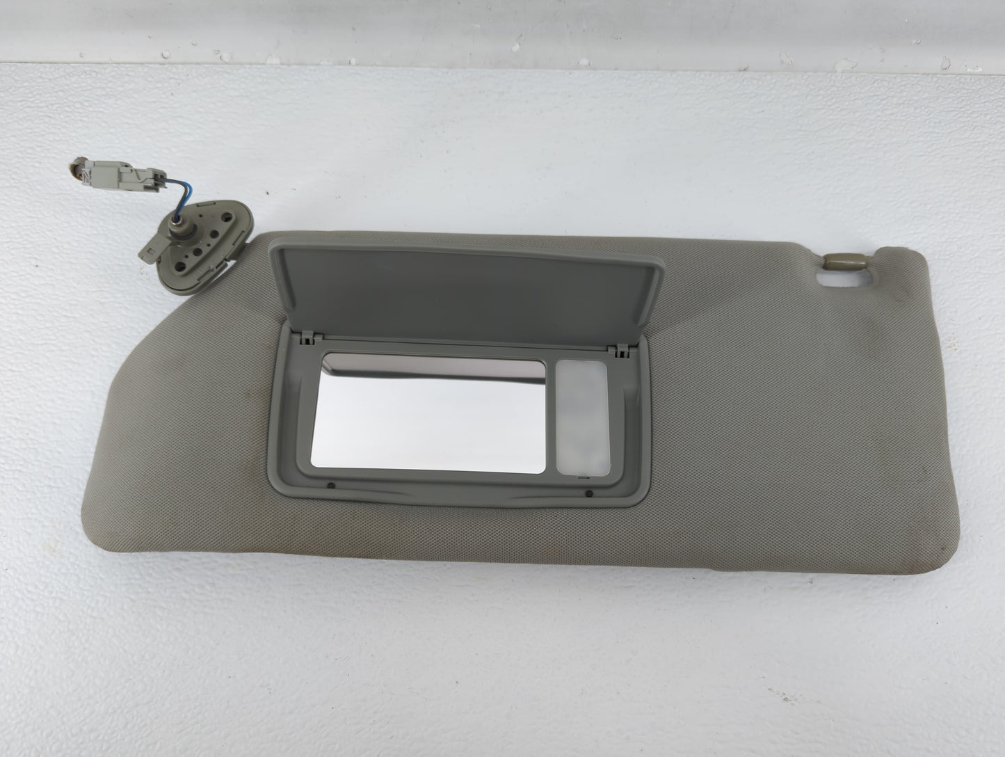 2005 Honda Odyssey Sun Visor Shade Replacement Passenger Right Mirror Fits OEM Used Auto Parts - Oemusedautoparts1.com
