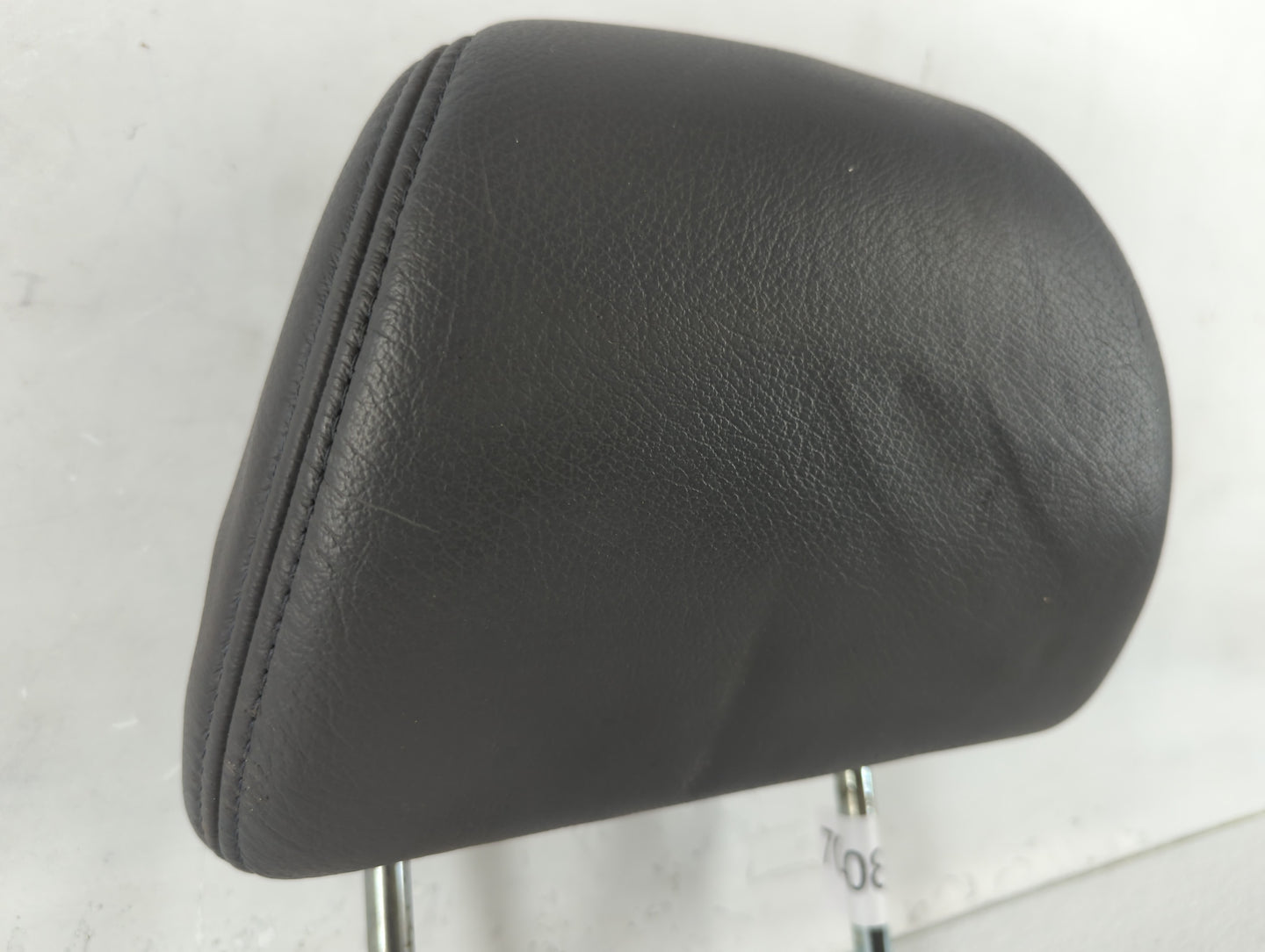 2005-2006 Honda Odyssey Headrest Head Rest Rear Seat Fits Fits 2005 2006 OEM Used Auto Parts - Oemusedautoparts1.com