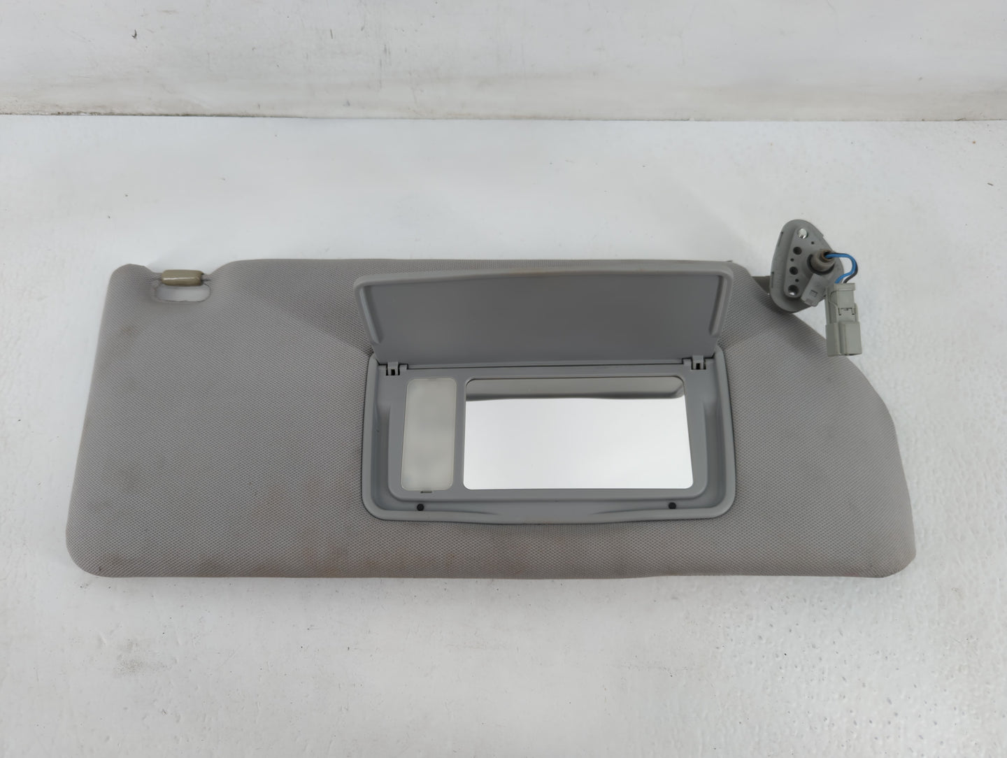 2005 Honda Odyssey Sun Visor Shade Replacement Passenger Right Mirror Fits OEM Used Auto Parts - Oemusedautoparts1.com
