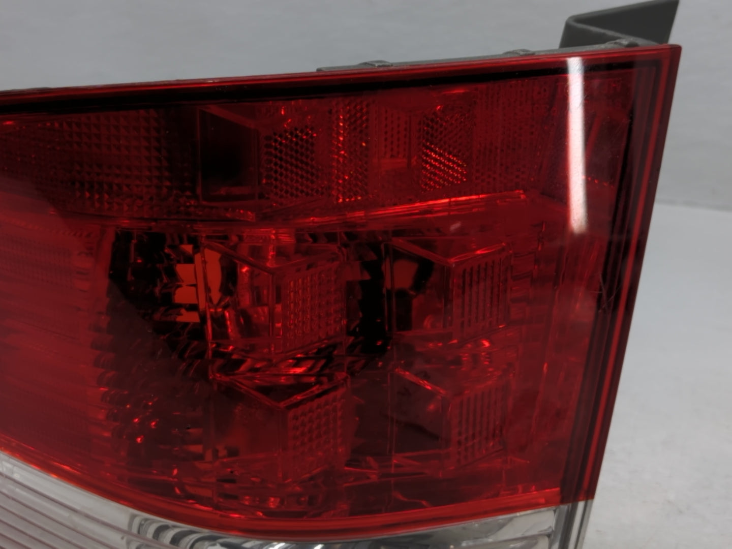 2005-2006 Honda Odyssey Tail Light Assembly Passenger Right OEM Fits Fits 2005 2006 OEM Used Auto Parts - Oemusedautoparts1.