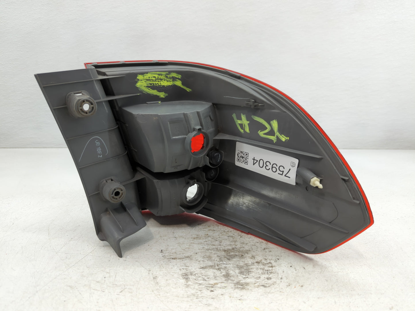 2005-2006 Honda Odyssey Tail Light Assembly Passenger Right OEM Fits Fits 2005 2006 OEM Used Auto Parts - Oemusedautoparts1.