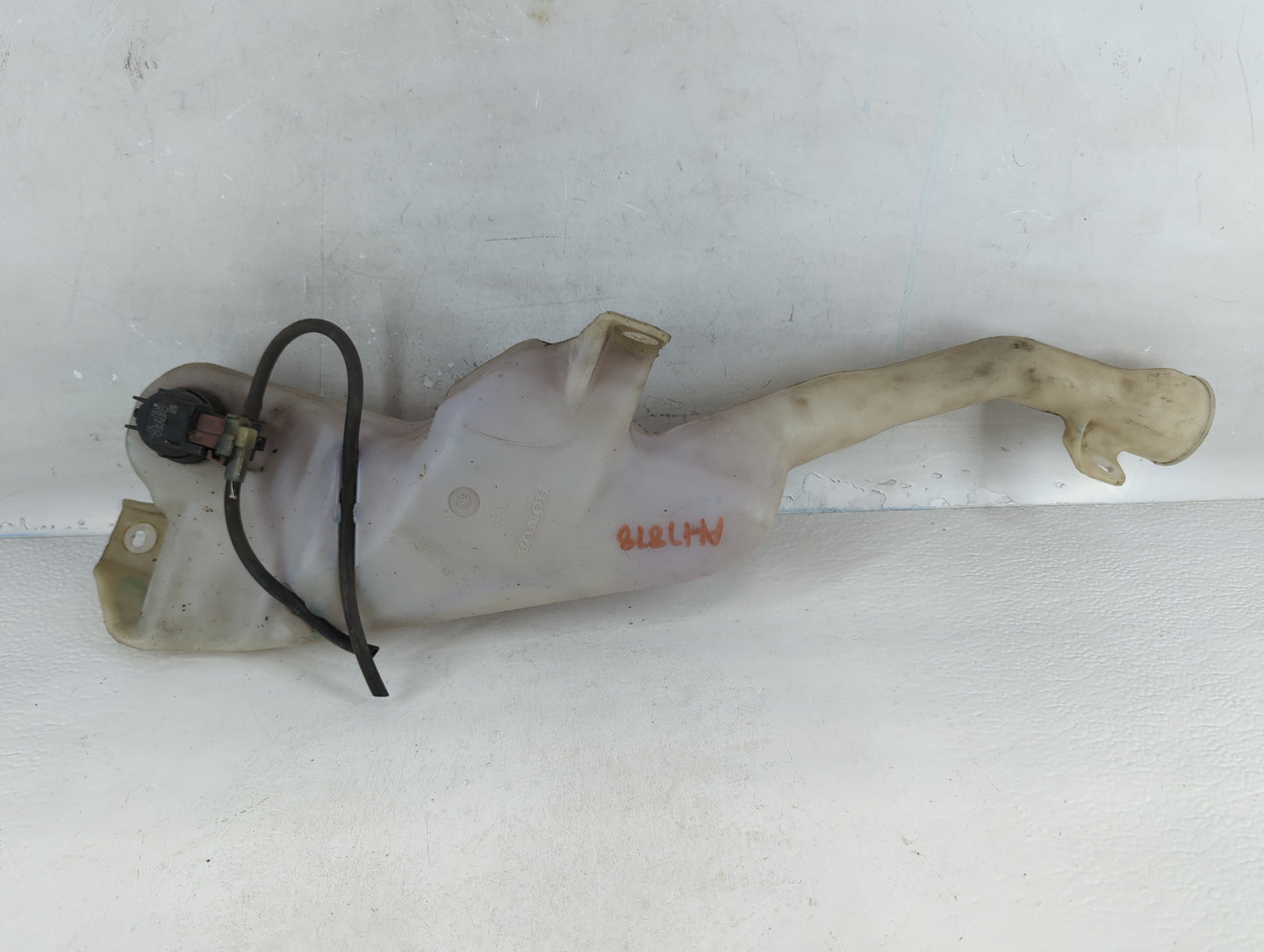 2005-2010 Honda Odyssey Windshield Washer Fluid Reservoir Bottle Oem - Oemusedautoparts1.com