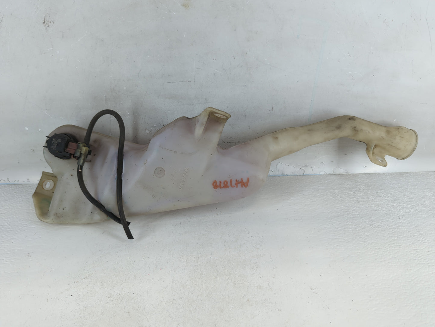 2005-2010 Honda Odyssey Windshield Washer Fluid Reservoir Bottle Oem - Oemusedautoparts1.com