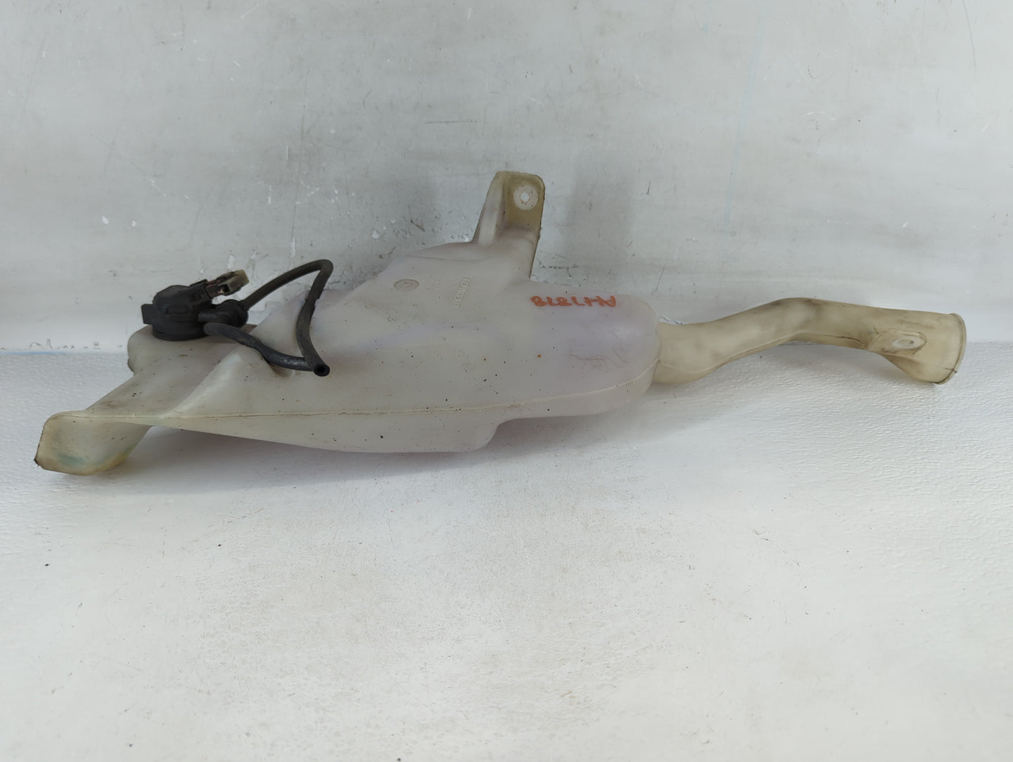 2005-2010 Honda Odyssey Windshield Washer Fluid Reservoir Bottle Oem - Oemusedautoparts1.com