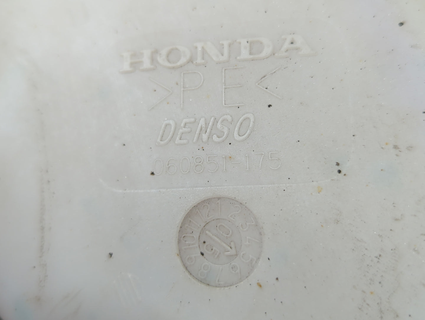2005-2010 Honda Odyssey Windshield Washer Fluid Reservoir Bottle Oem - Oemusedautoparts1.com