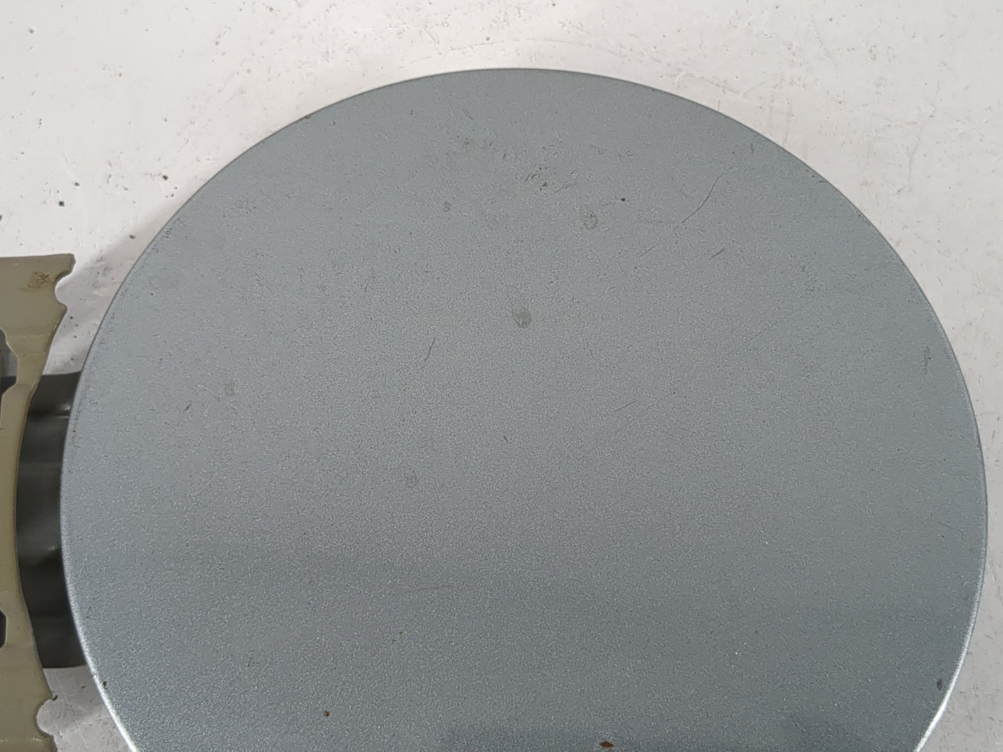 2005 Honda Odyssey Fuel Tank Door Lid Gas Tank - Oemusedautoparts1.com