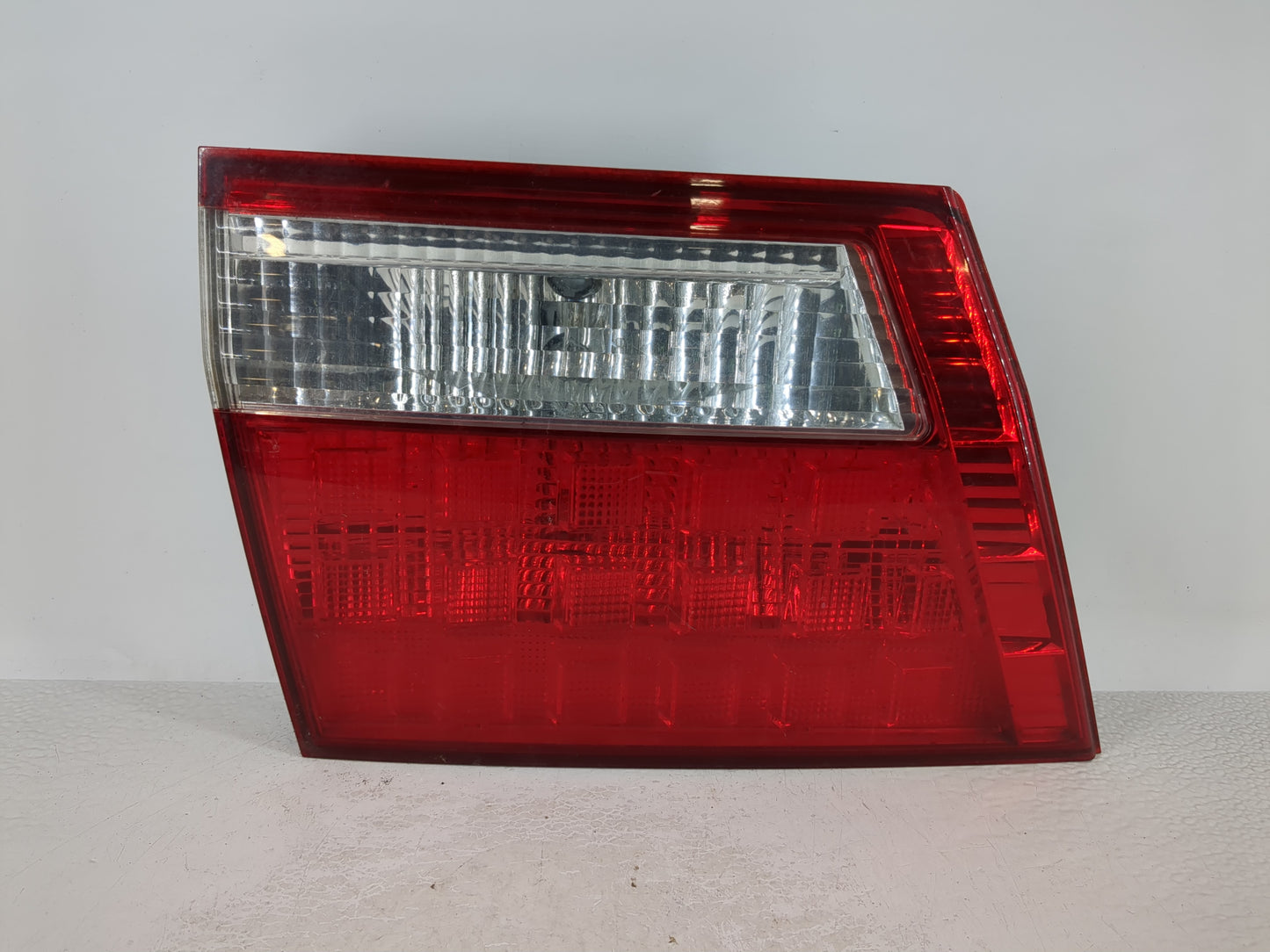 2005 Honda Odyssey Driver Left Side Tail Light Taillight Deck Lid Mounted - Oemusedautoparts1.com