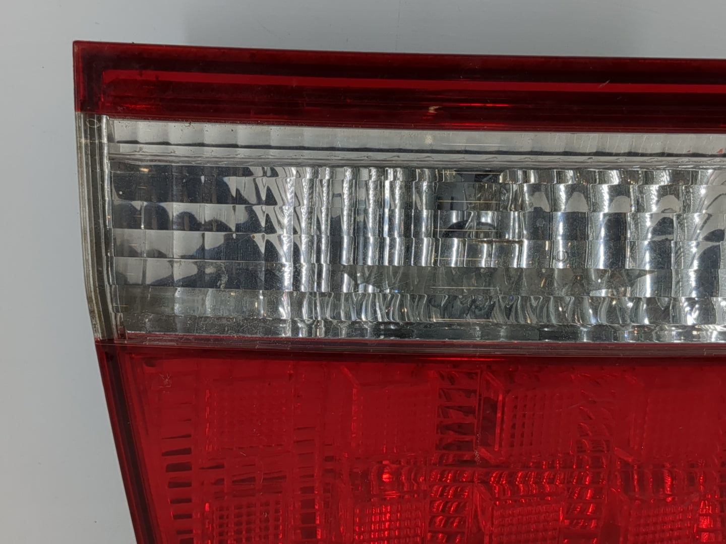 2005 Honda Odyssey Driver Left Side Tail Light Taillight Deck Lid Mounted - Oemusedautoparts1.com