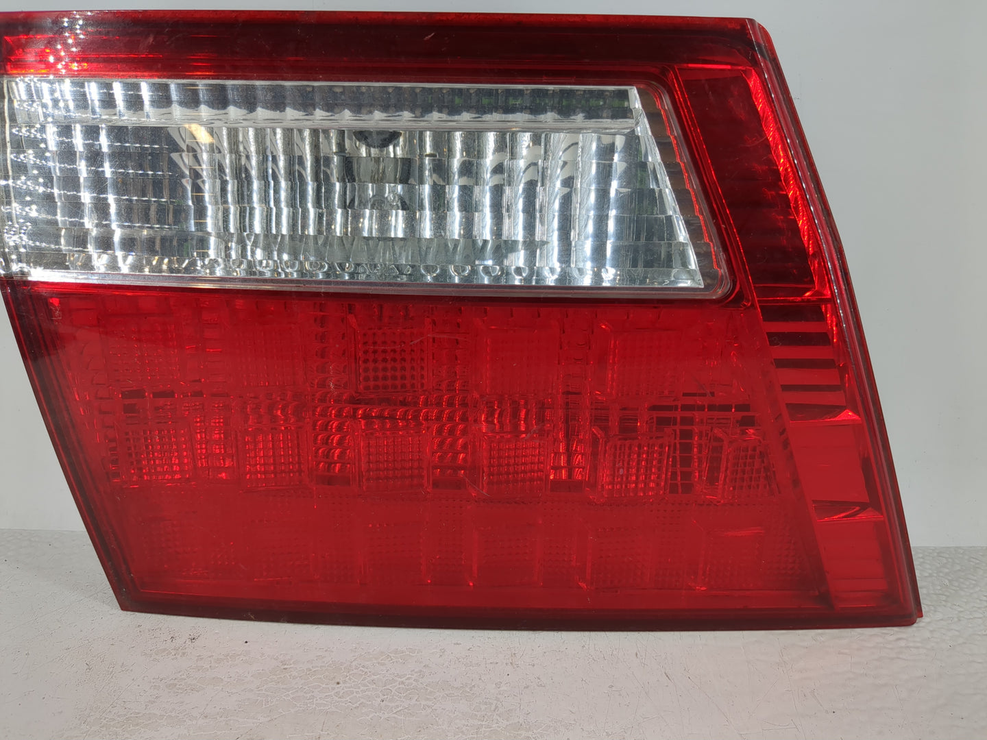 2005 Honda Odyssey Driver Left Side Tail Light Taillight Deck Lid Mounted - Oemusedautoparts1.com