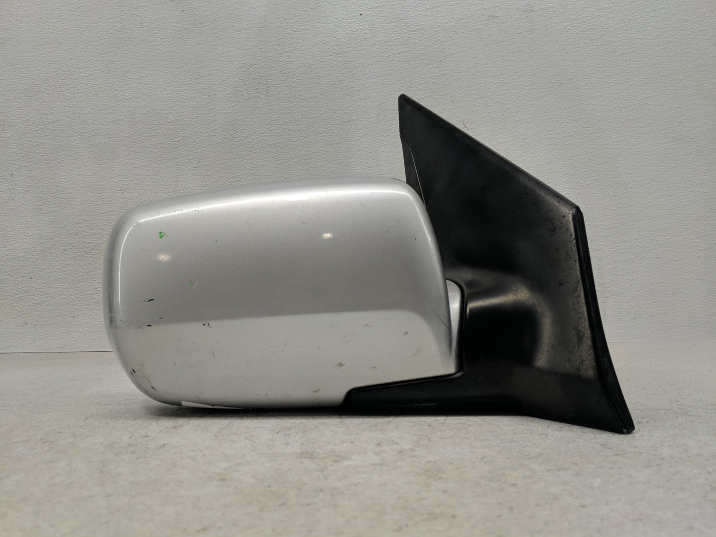 2003-2008 Honda Pilot Driver Side View Mirror - Left Door Mirror OEM Used - Oemusedautoparts1.com
