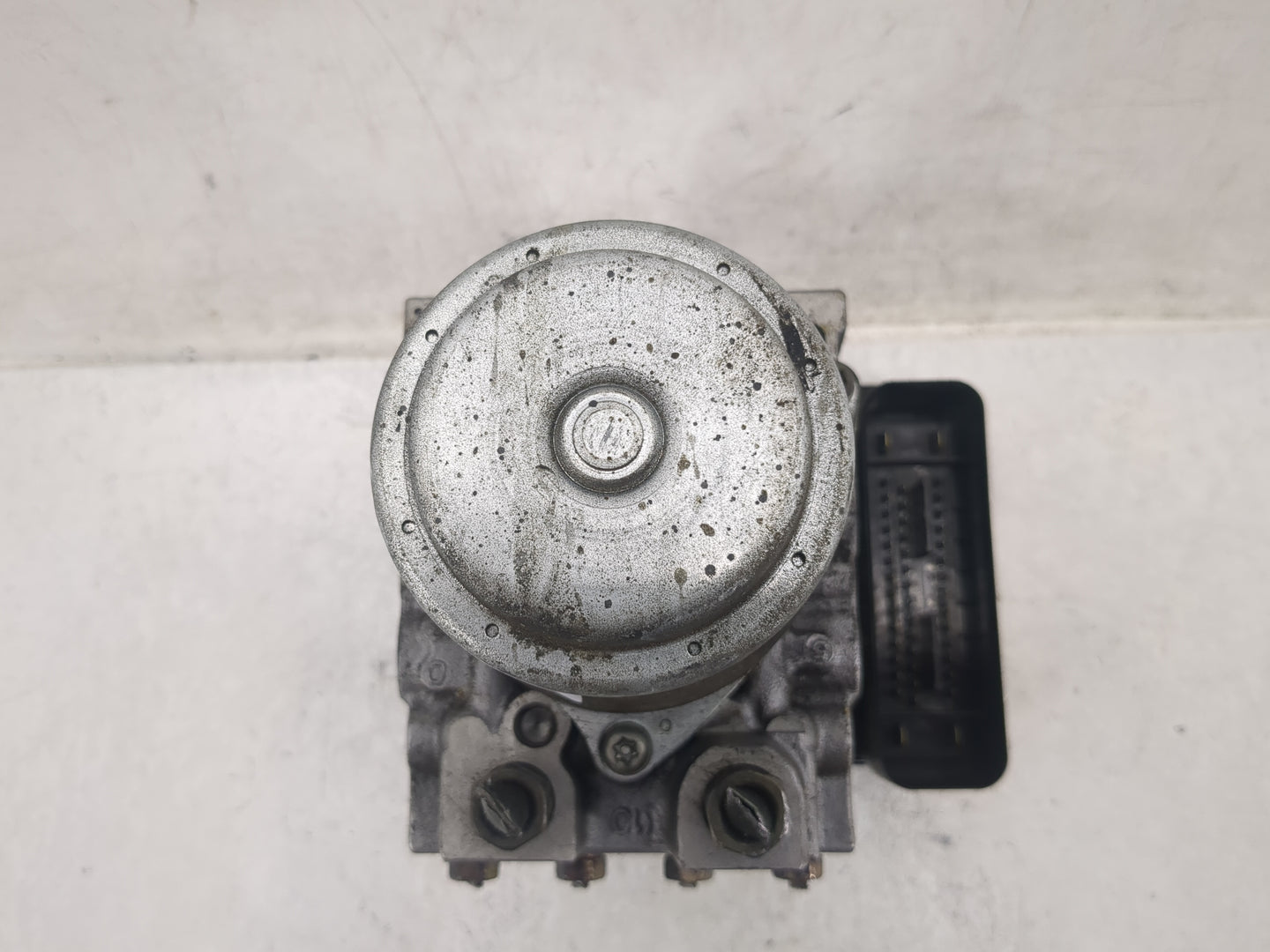 2005 Honda Pilot ABS Pump Control Module Replacement P/N:006-V95-148F Fits OEM Used Auto Parts - Oemusedautoparts1.com