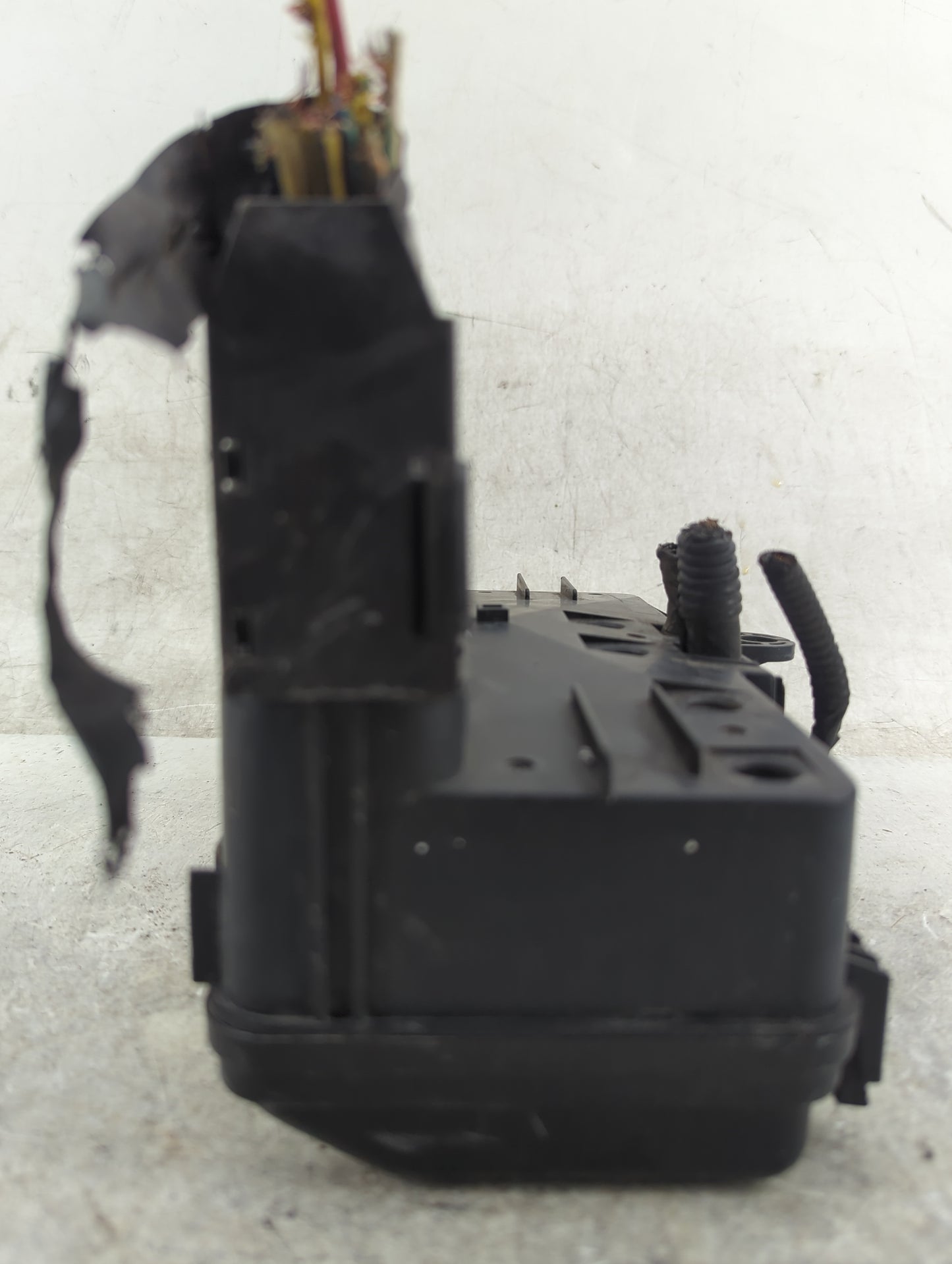 2005 Honda Pilot Fusebox Fuse Box Panel Relay Module P/N:S9V-A3 S9V-A Fits OEM Used Auto Parts - Oemusedautoparts1.com