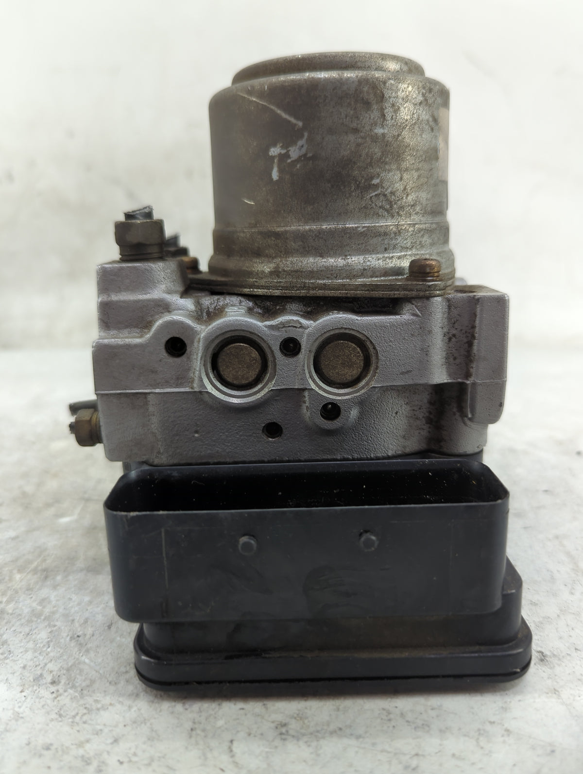 2005 Honda Pilot ABS Pump Control Module Replacement P/N:L05V73896 Fits OEM Used Auto Parts - Oemusedautoparts1.com