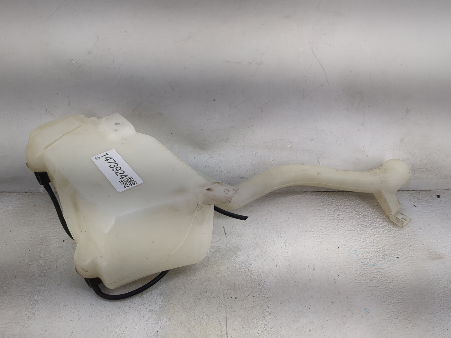 2003-2005 Honda Pilot Windshield Washer Fluid Reservoir Bottle Oem 1473924 - Oemusedautoparts1.com