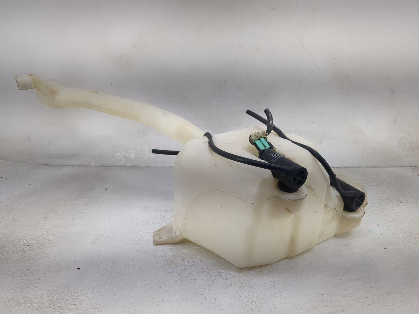 2003-2005 Honda Pilot Windshield Washer Fluid Reservoir Bottle Oem 1473924 - Oemusedautoparts1.com