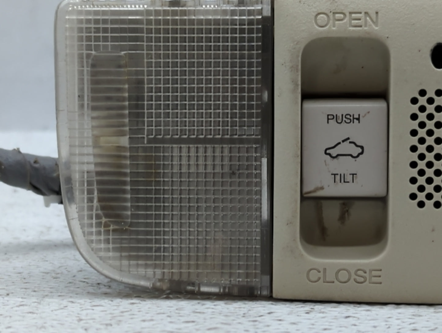 2005 Honda Pilot Overhead Roof Console - Oemusedautoparts1.com