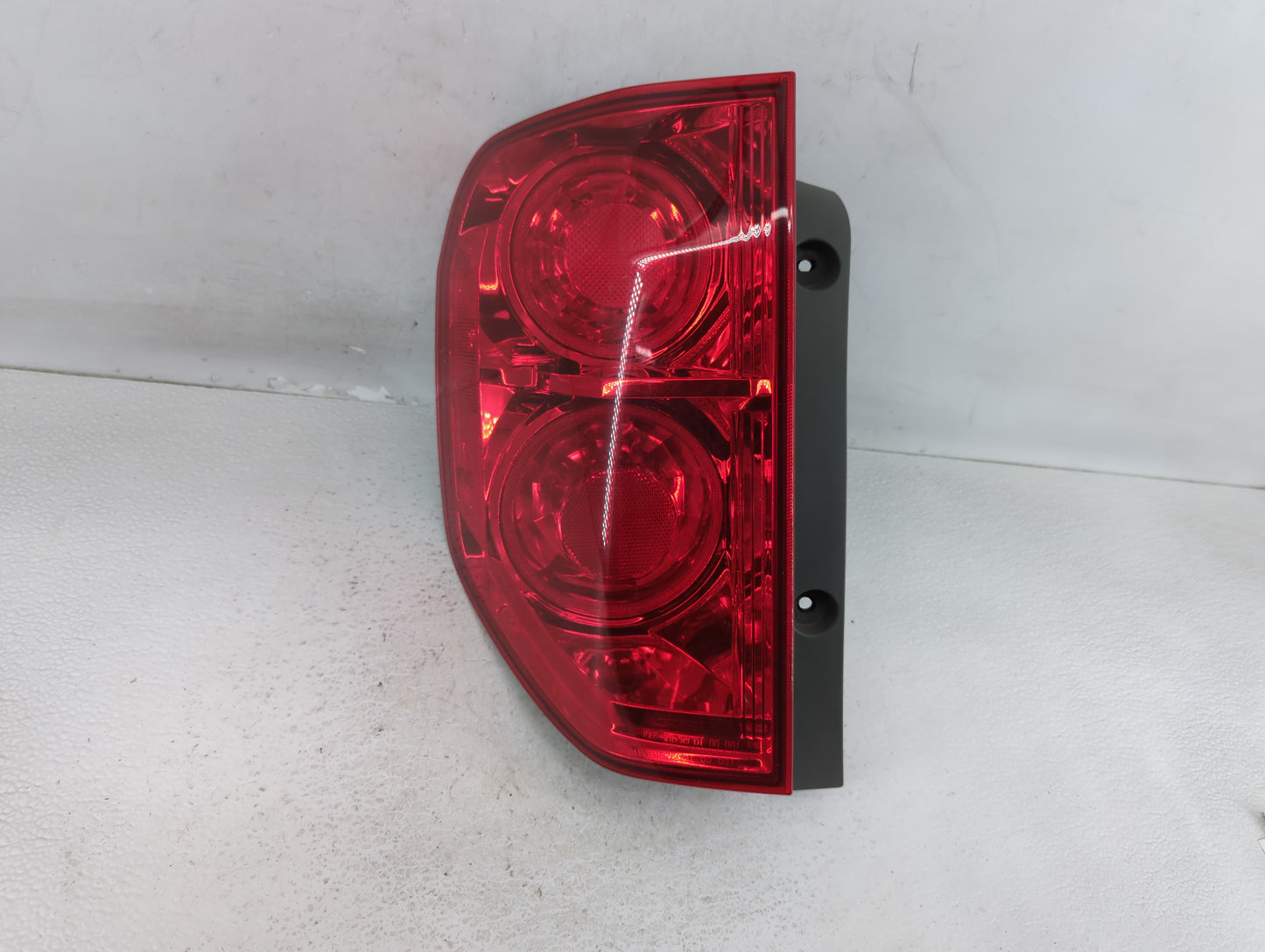 2003-2005 Honda Pilot Tail Light Assembly Passenger Right OEM Fits Fits 2003 2004 2005 OEM Used Auto Parts - Oemusedautopart
