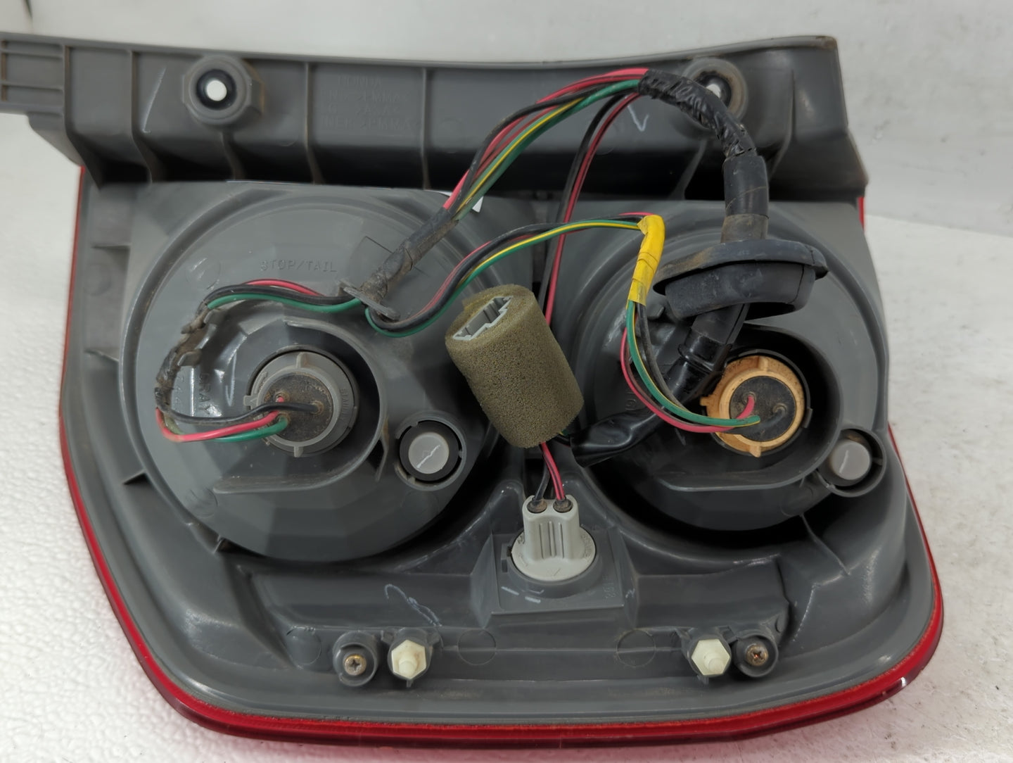 2003-2005 Honda Pilot Tail Light Assembly Passenger Right OEM Fits Fits 2003 2004 2005 OEM Used Auto Parts - Oemusedautopart