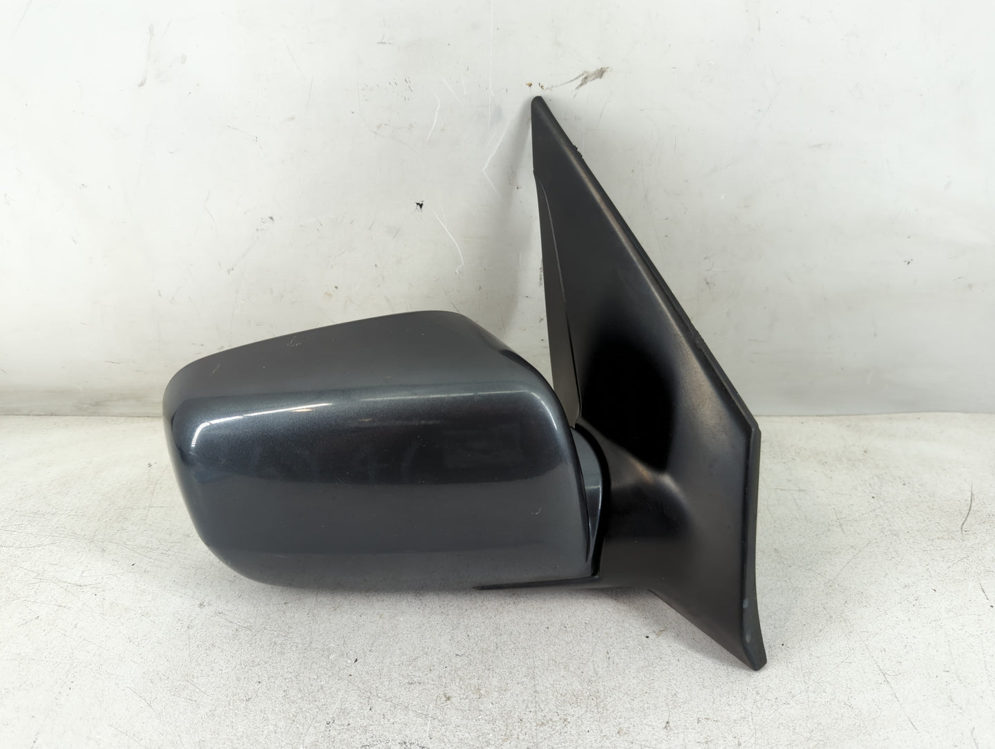2003-2008 Honda Pilot Passenger Right Side View Manual Door Mirror - Oemusedautoparts1.com