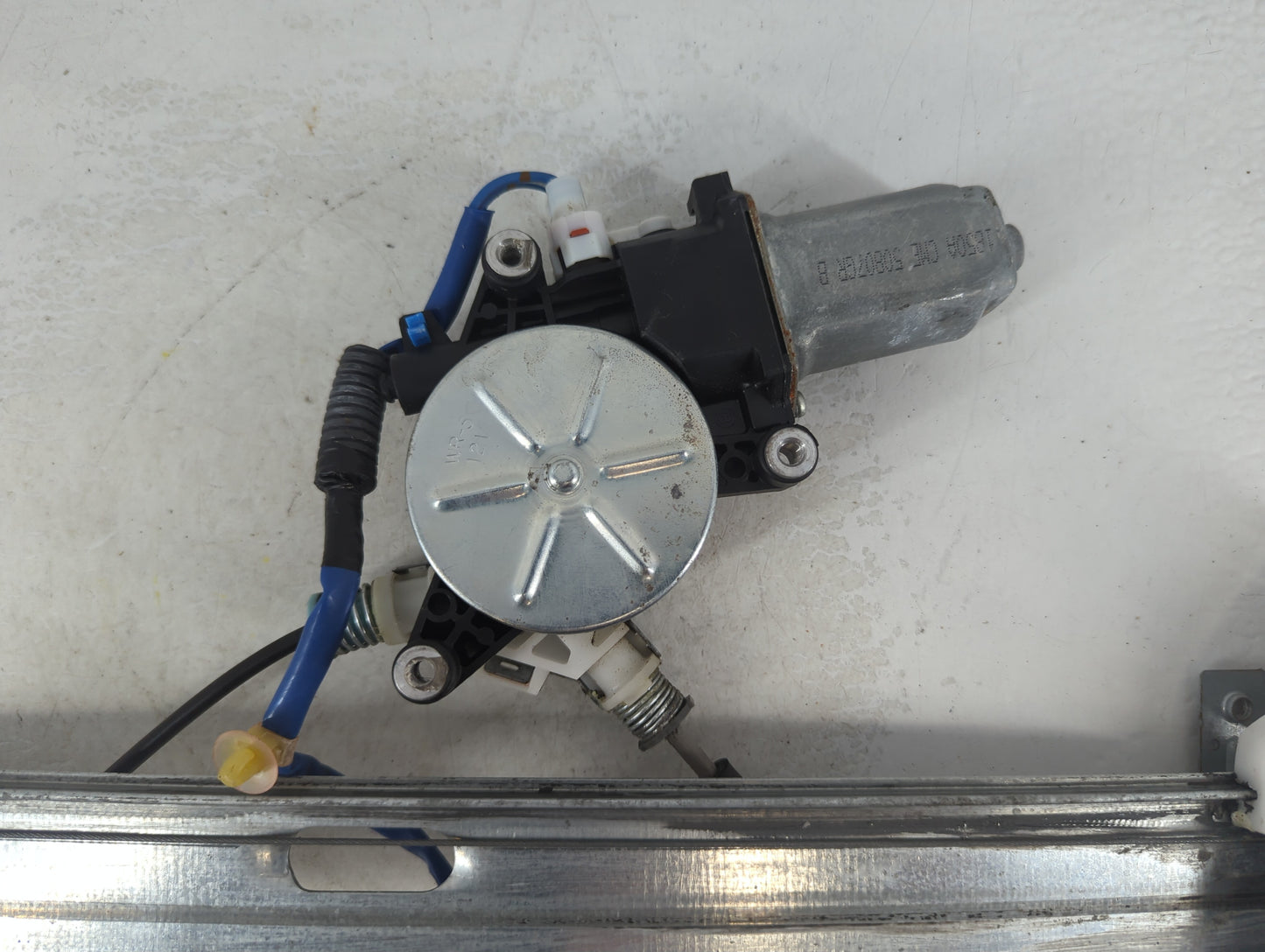 2003-2008 Honda Pilot Window Regulator Passenger Front - Oemusedautoparts1.com