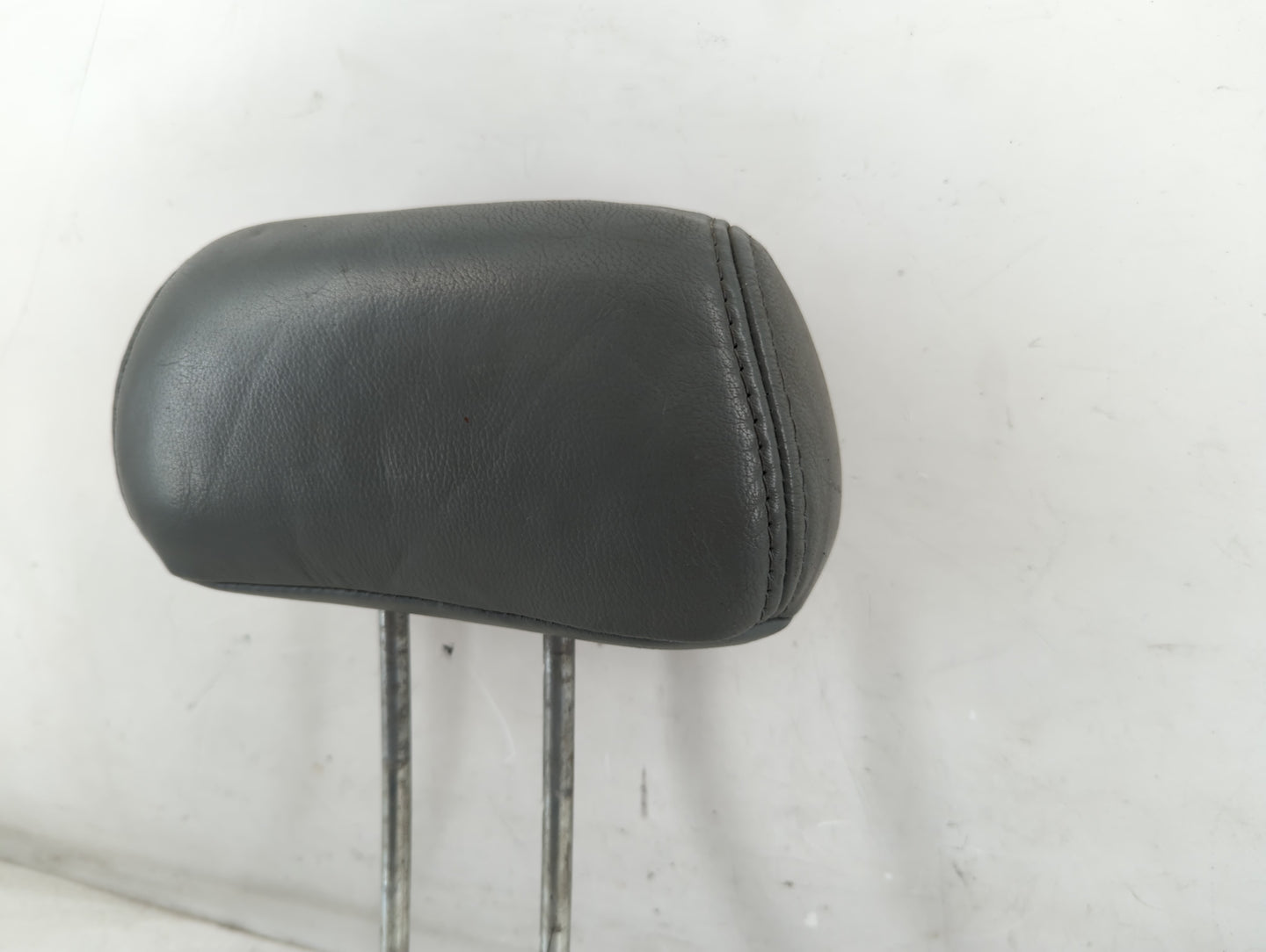 2005 Honda Pilot Headrest Head Rest Rear Center Seat Fits OEM Used Auto Parts - Oemusedautoparts1.com