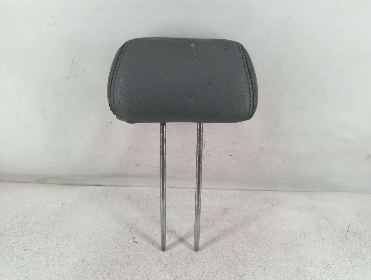 2005 Honda Pilot Headrest Head Rest Rear Center Seat Fits OEM Used Auto Parts - Oemusedautoparts1.com