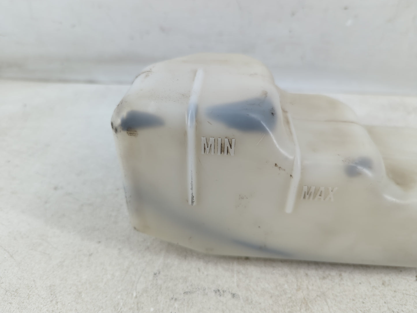 2003-2005 Honda Pilot Radiator Coolant Overflow Expansion Tank Bottle 834809 - Oemusedautoparts1.com