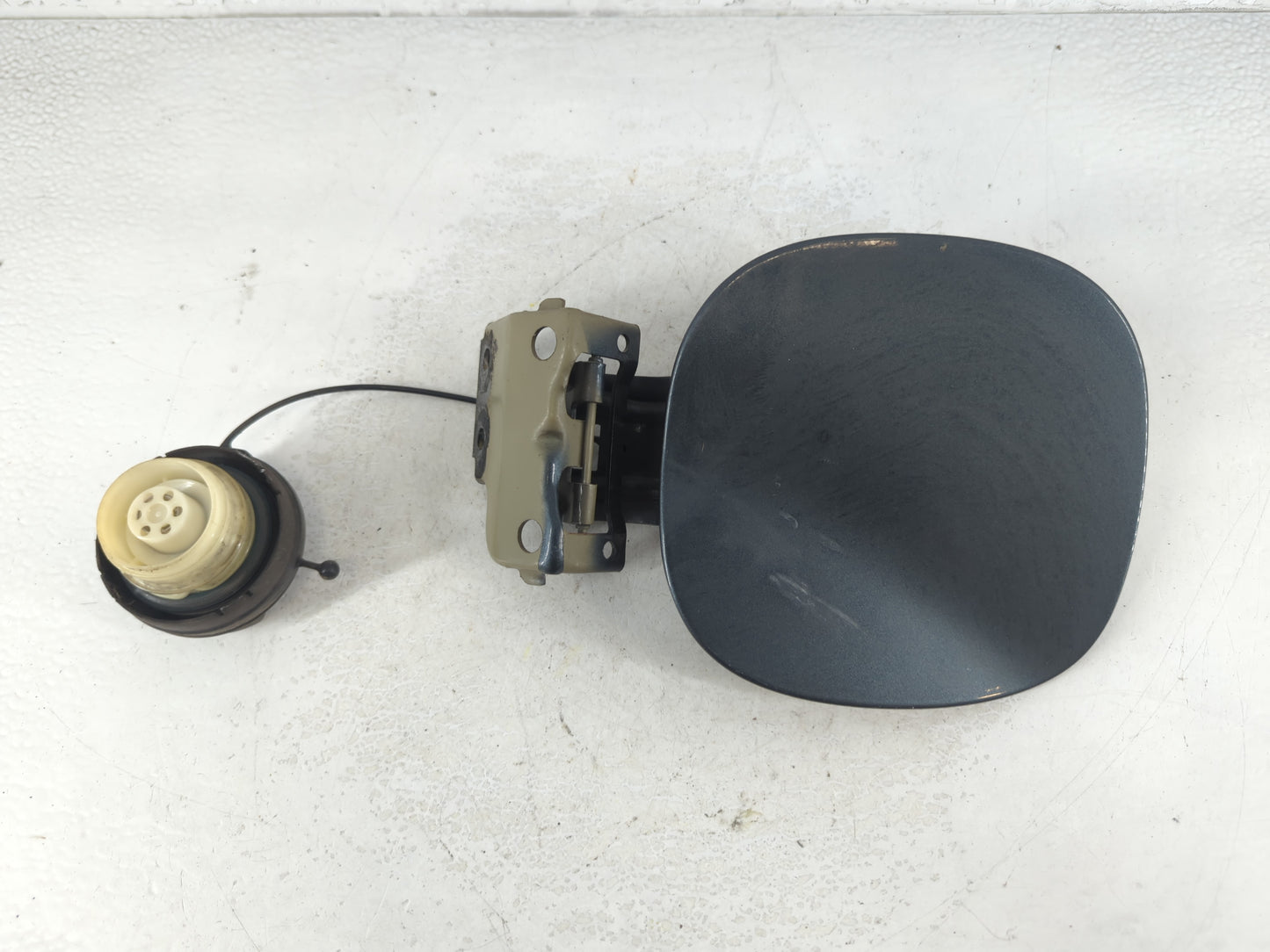 2005 Honda Pilot Fuel Tank Door Lid Gas Tank - Oemusedautoparts1.com