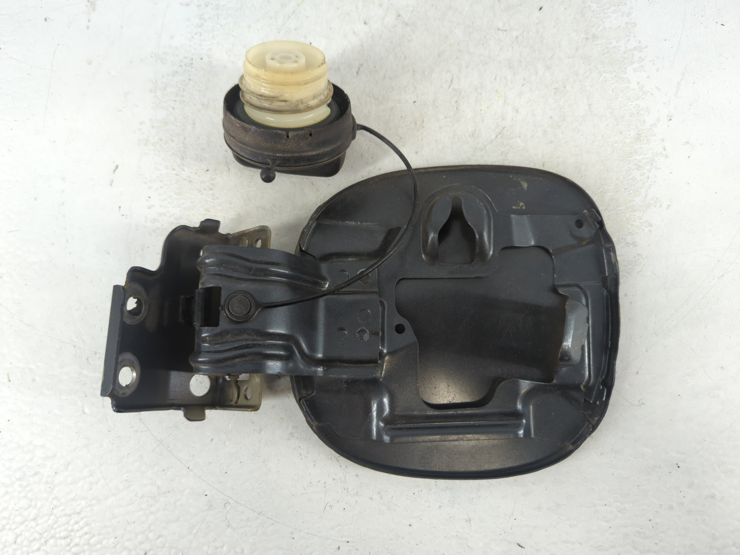 2005 Honda Pilot Fuel Tank Door Lid Gas Tank - Oemusedautoparts1.com