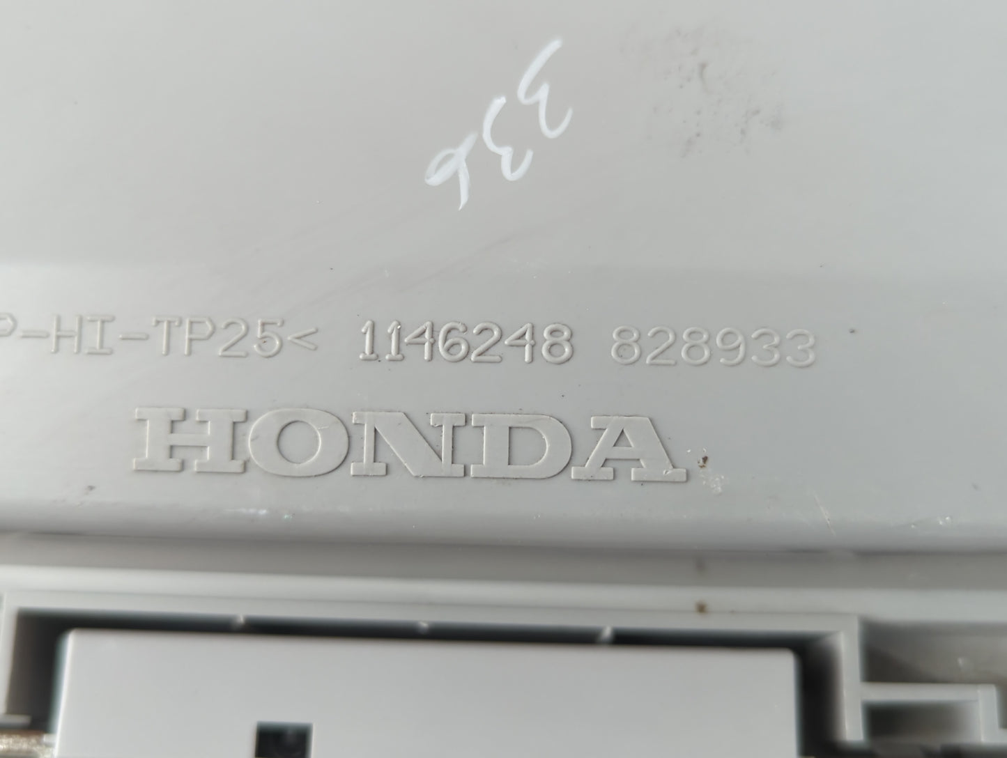 2003-2008 Honda Pilot Overhead Roof Console Interior Dome Light - Oemusedautoparts1.com