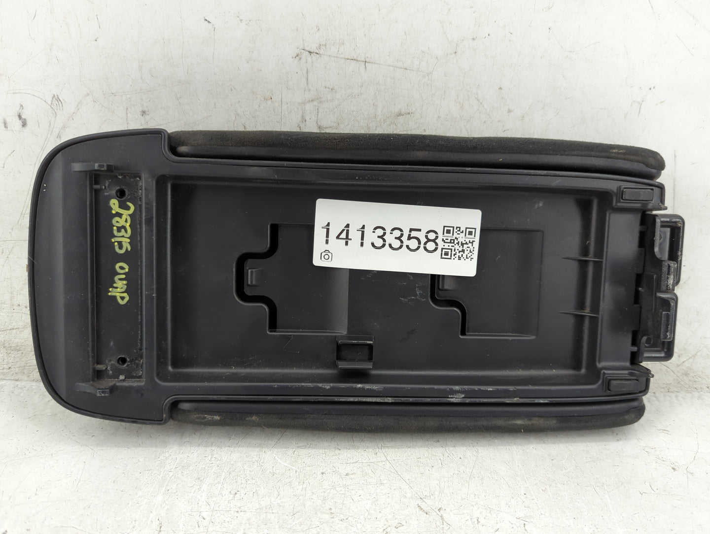 2005 Honda Accord Accord Center Console Armrest Cover Lid Fits Fits 2003 2004 2006 2007 OEM Used Auto Parts - Oemusedautopar