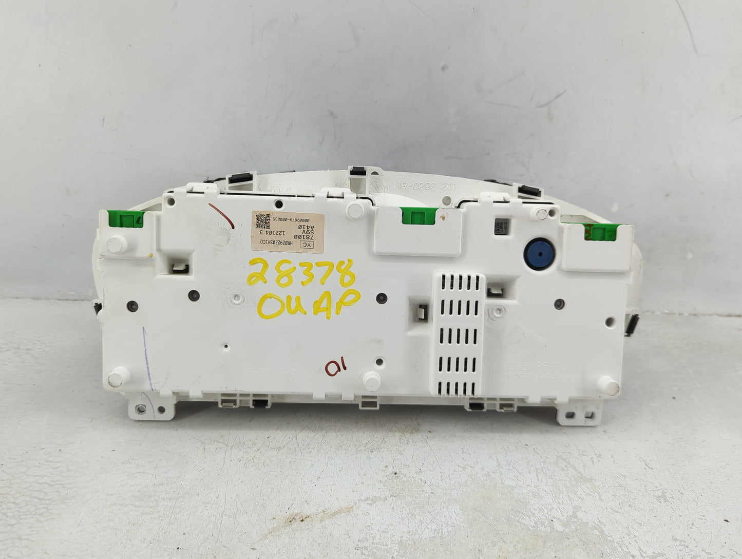 2005 Honda Pilot Pilot Instrument Cluster Speedometer Gauges Miles:183K Fits OEM Used Auto Parts - Oemusedautoparts1.com